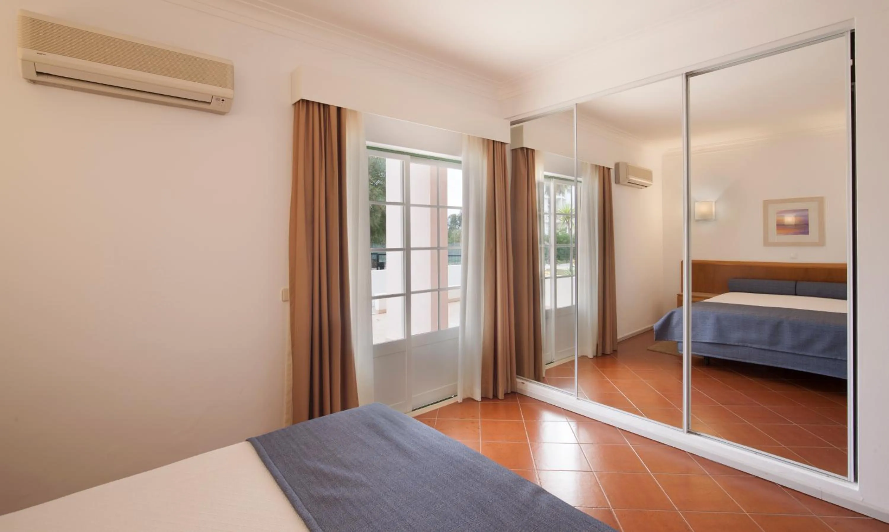 Bedroom, Bed in TURIM Estrela do Vau Hotel