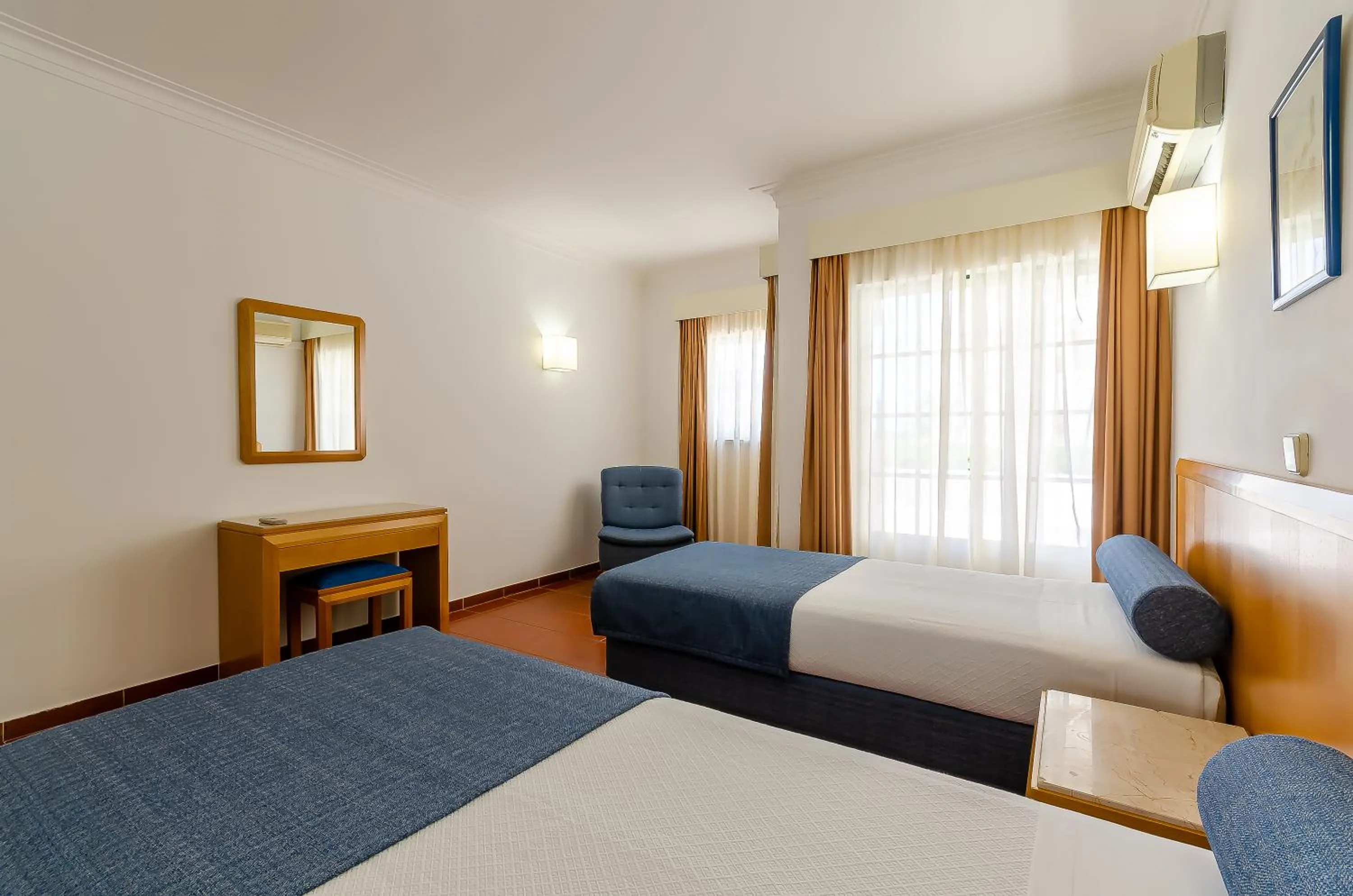 Bedroom, Bed in TURIM Estrela do Vau Hotel