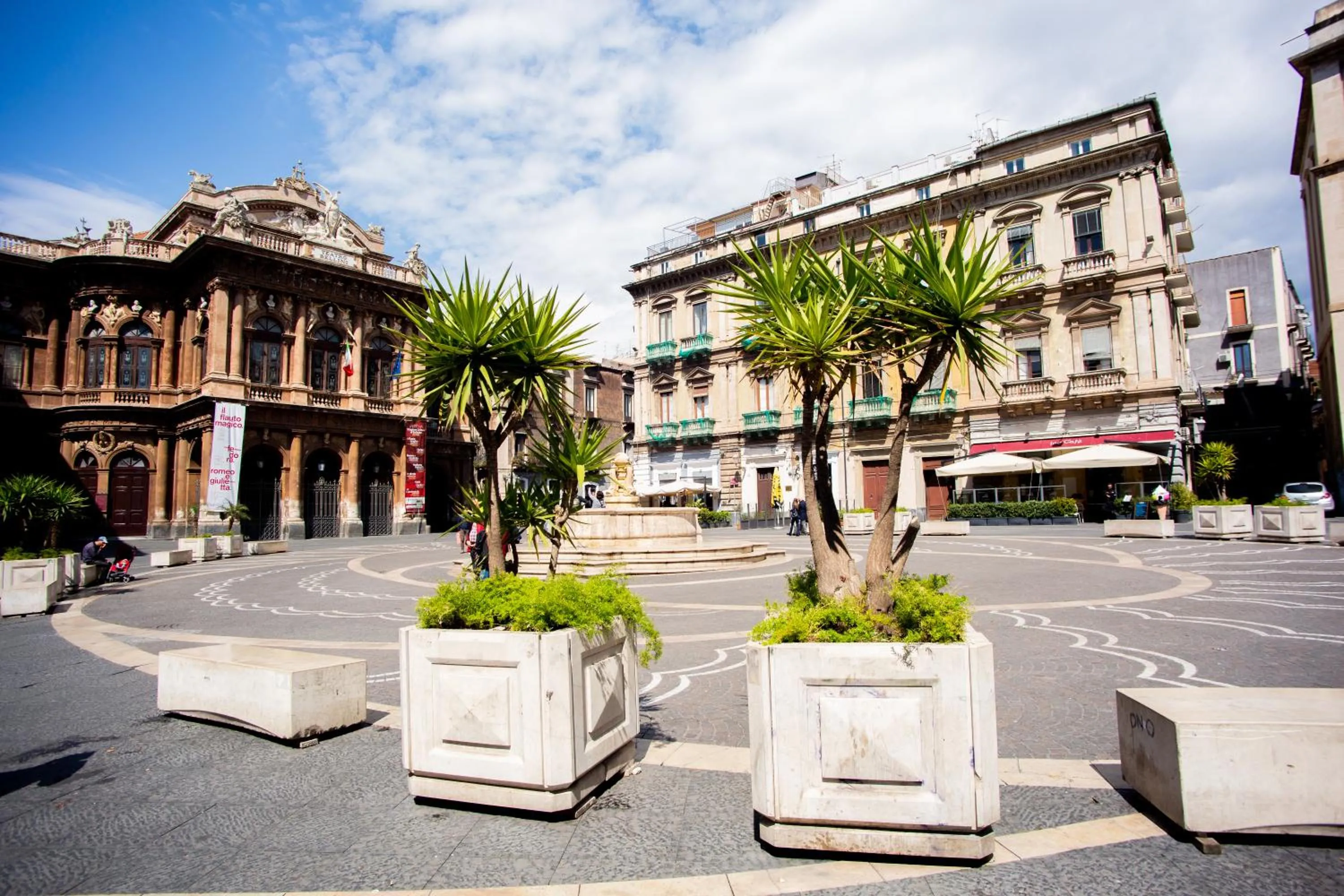 Property building in Suite35