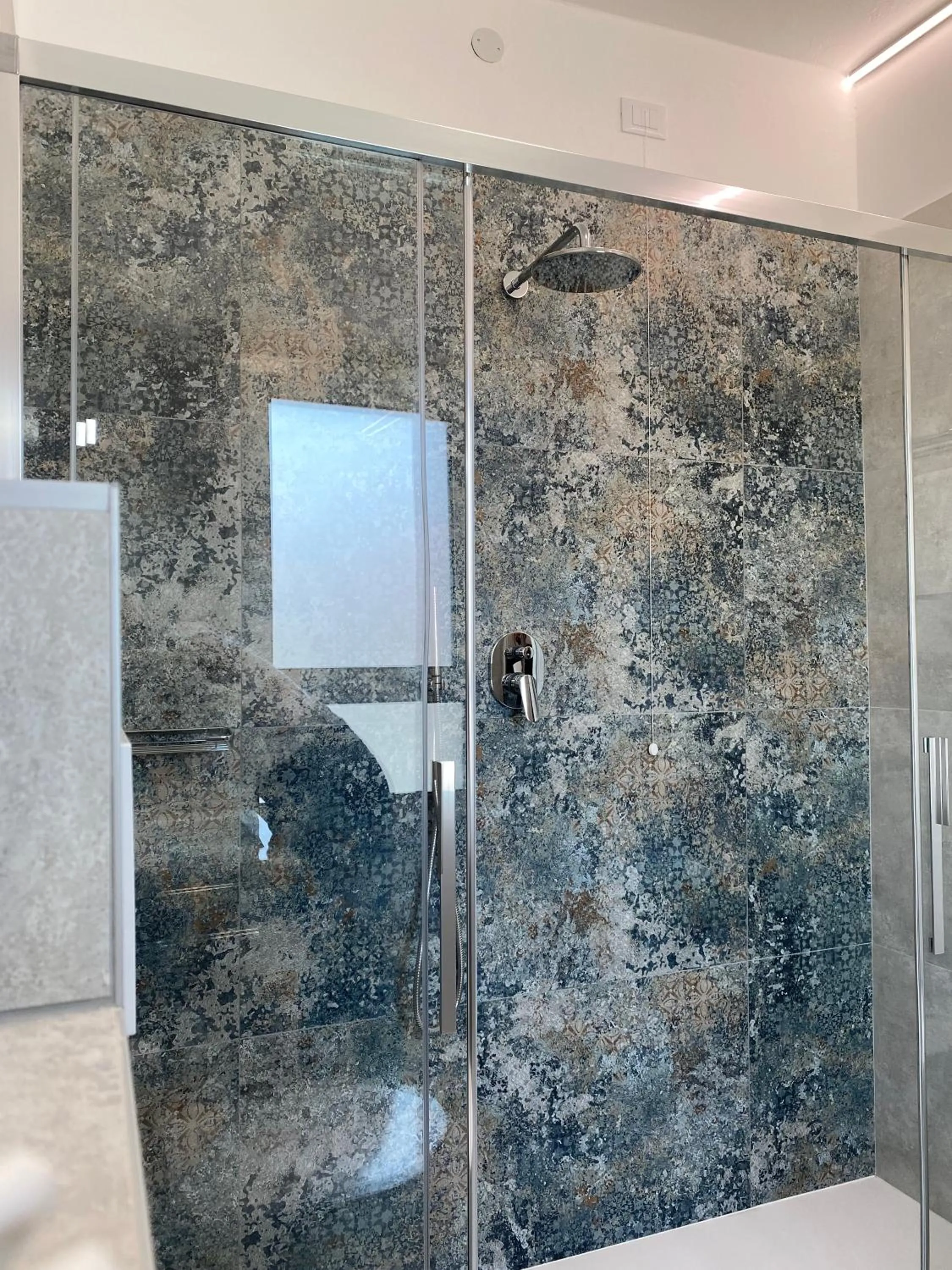 Bathroom in Hotel Linda