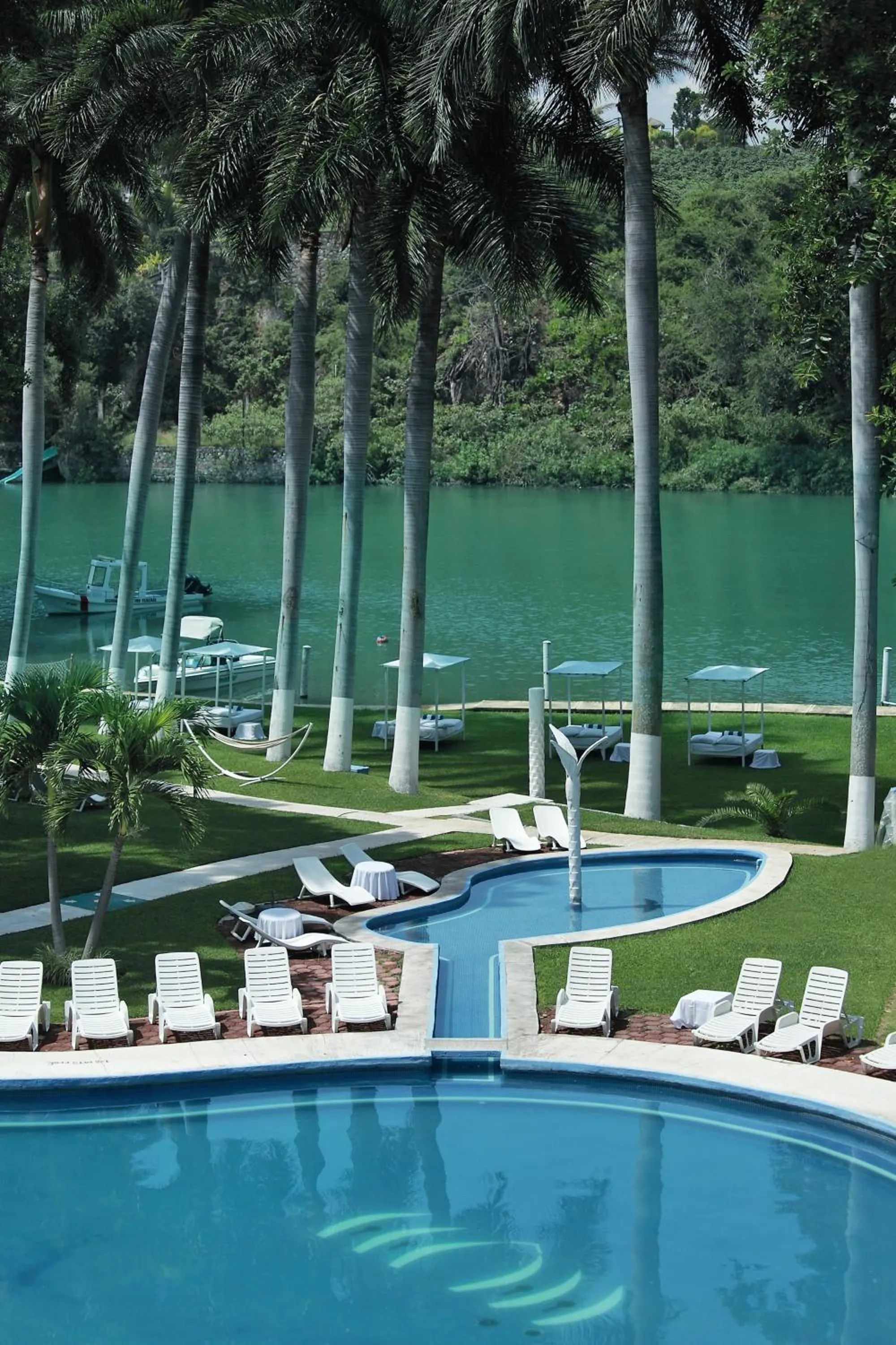 Swimming pool in Villa Bejar Tequesquitengo