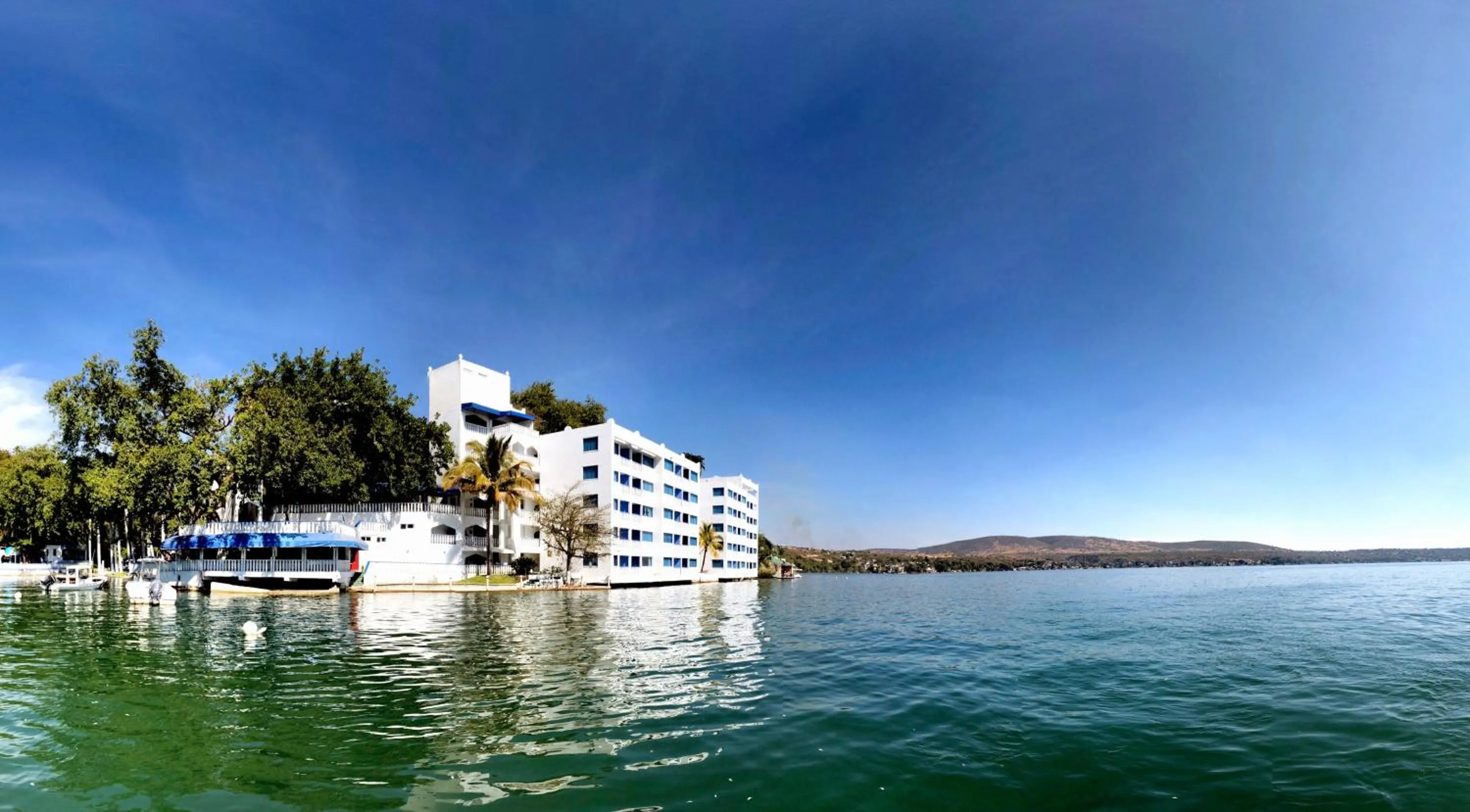 Property building in Villa Bejar Tequesquitengo