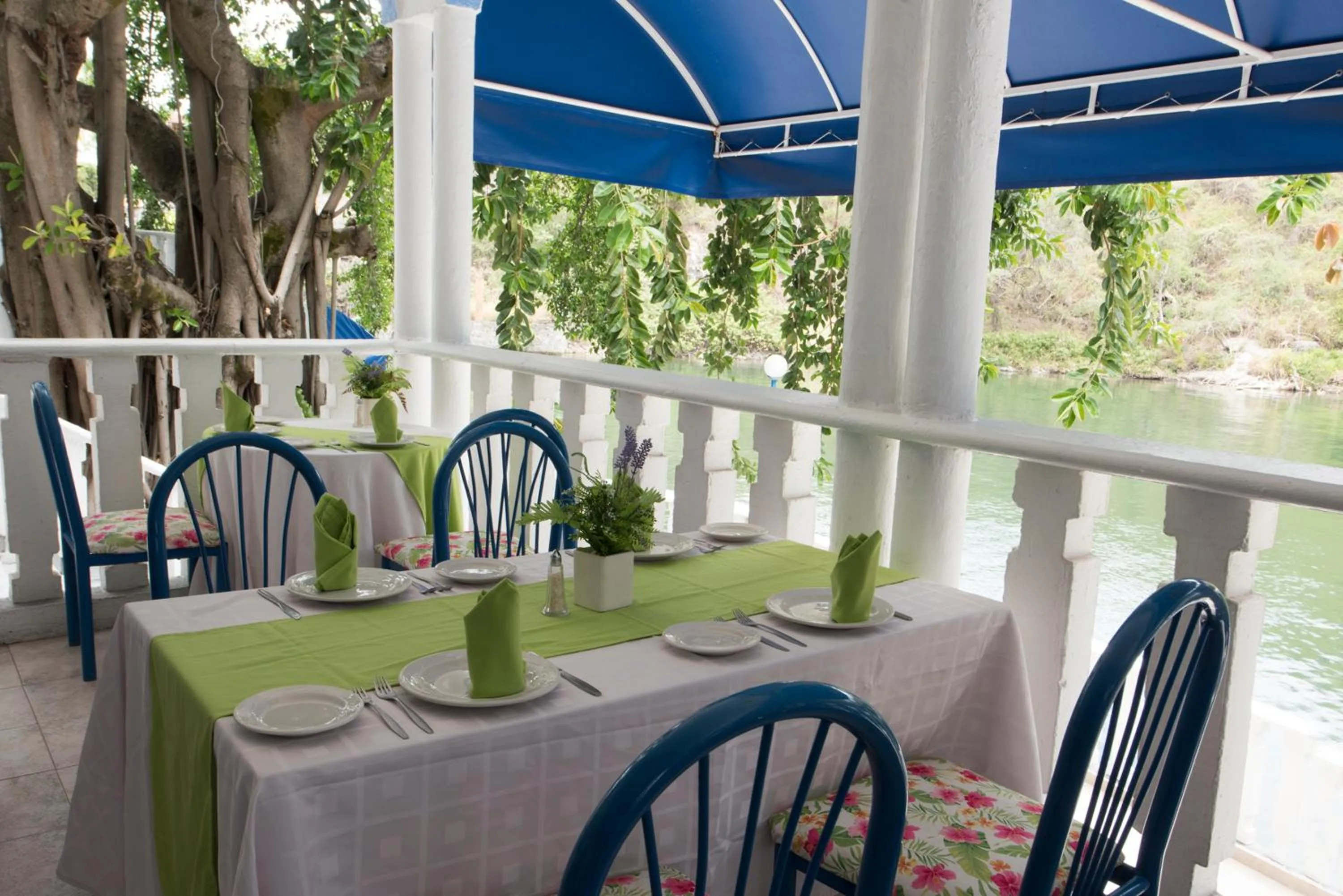 Restaurant/places to eat in Villa Bejar Tequesquitengo