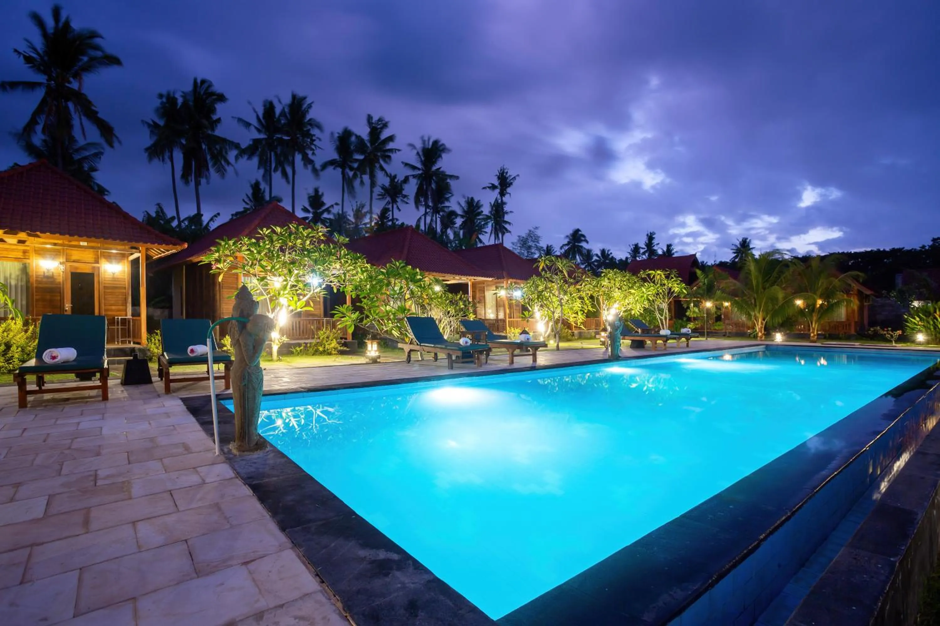 Swimming pool in Rijet Villa Beach & Restaurant