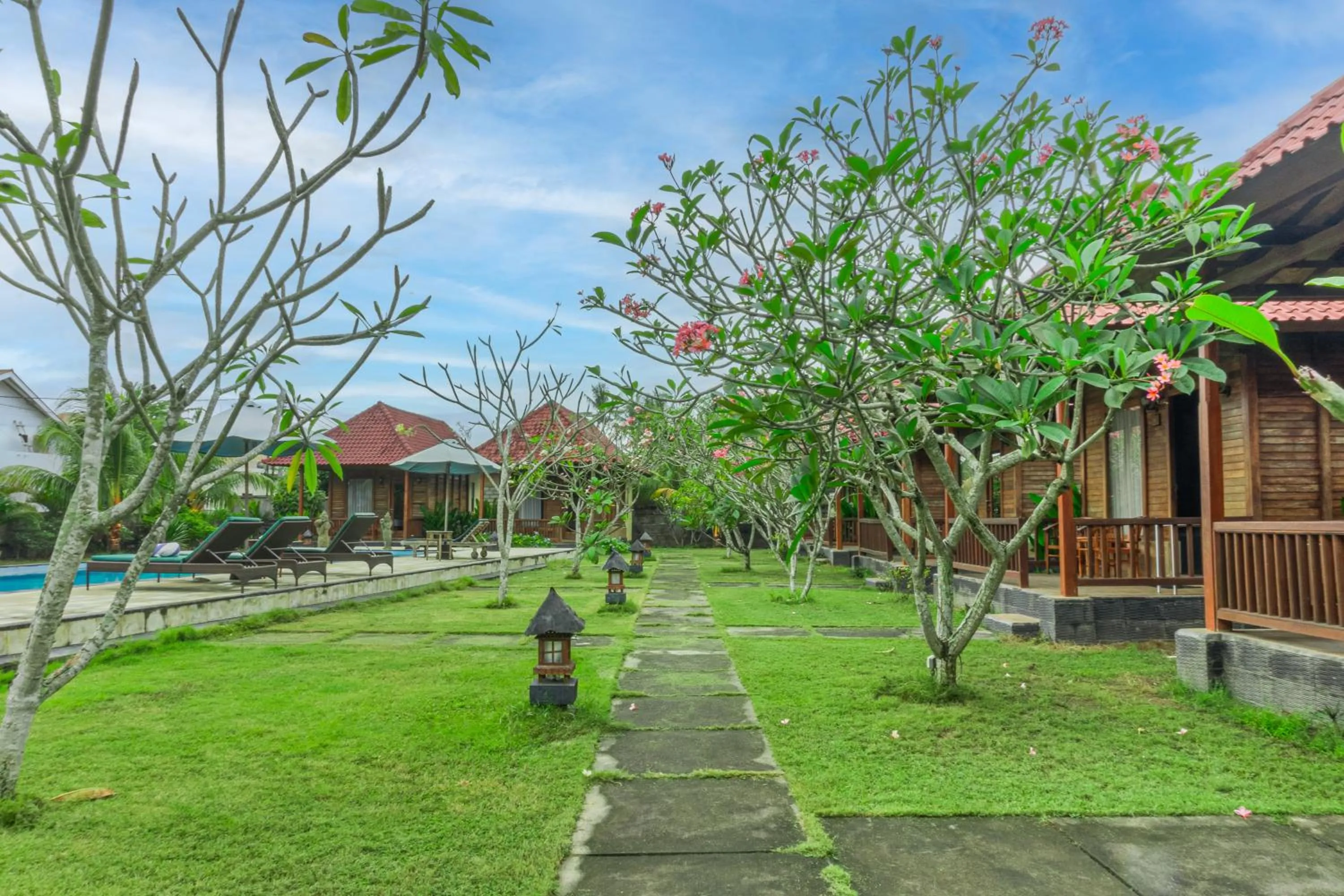 Garden in Rijet Villa Beach & Restaurant