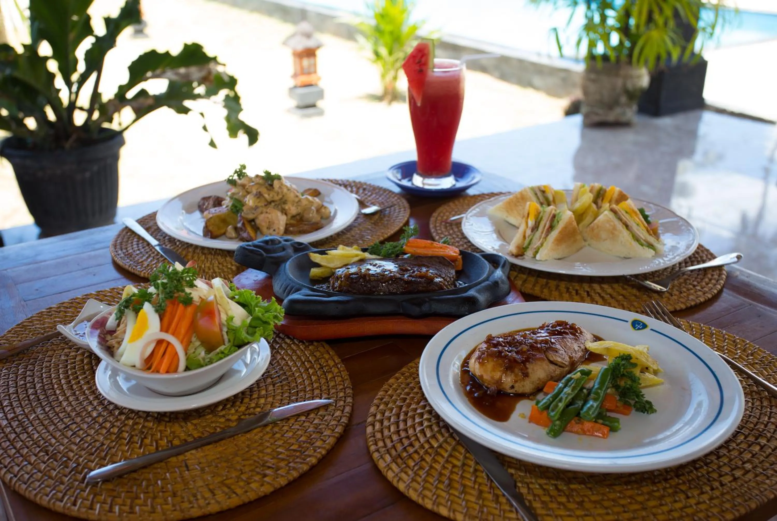 Food and drinks in Rijet Villa Beach & Restaurant