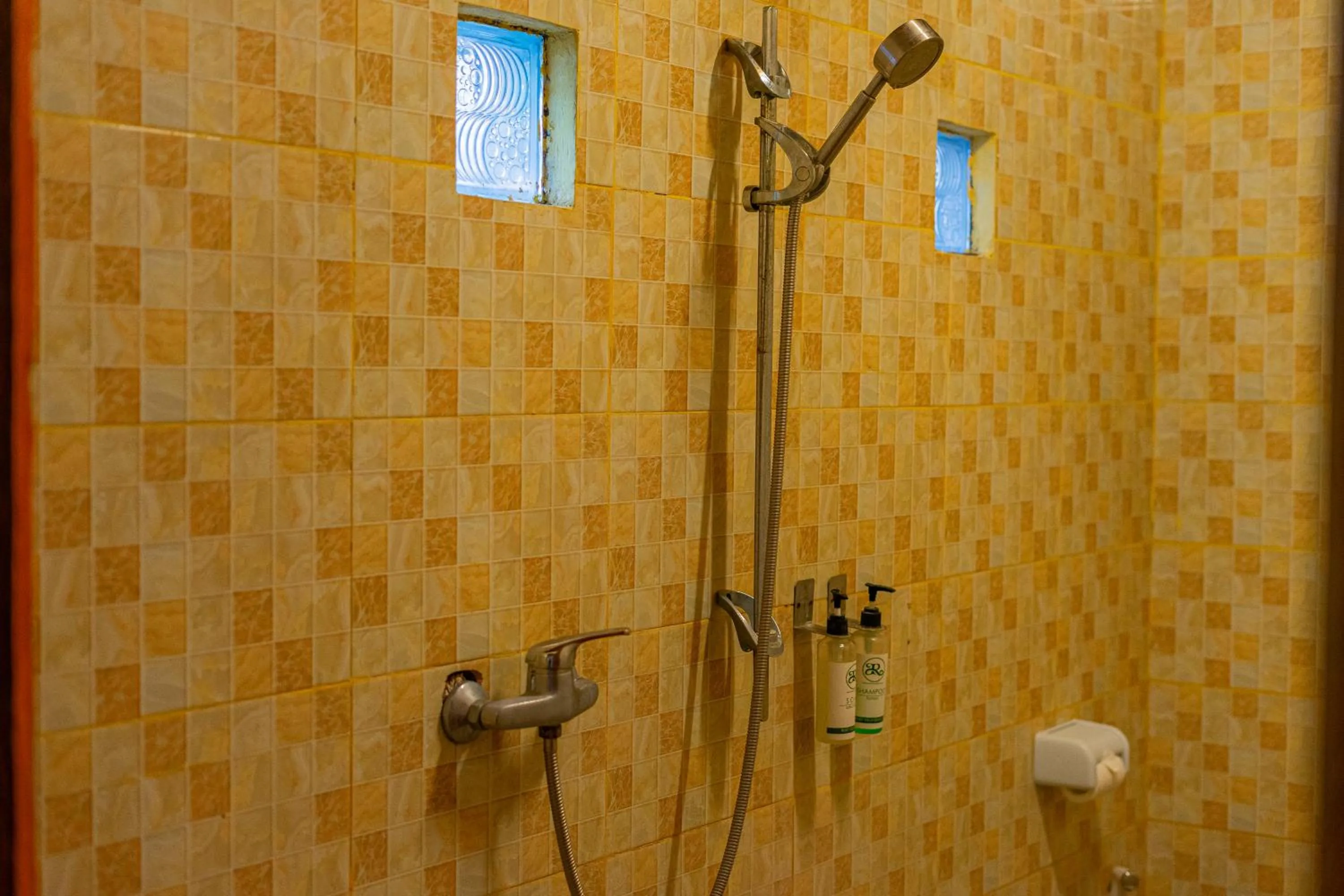 Bathroom in Rijet Villa Beach & Restaurant