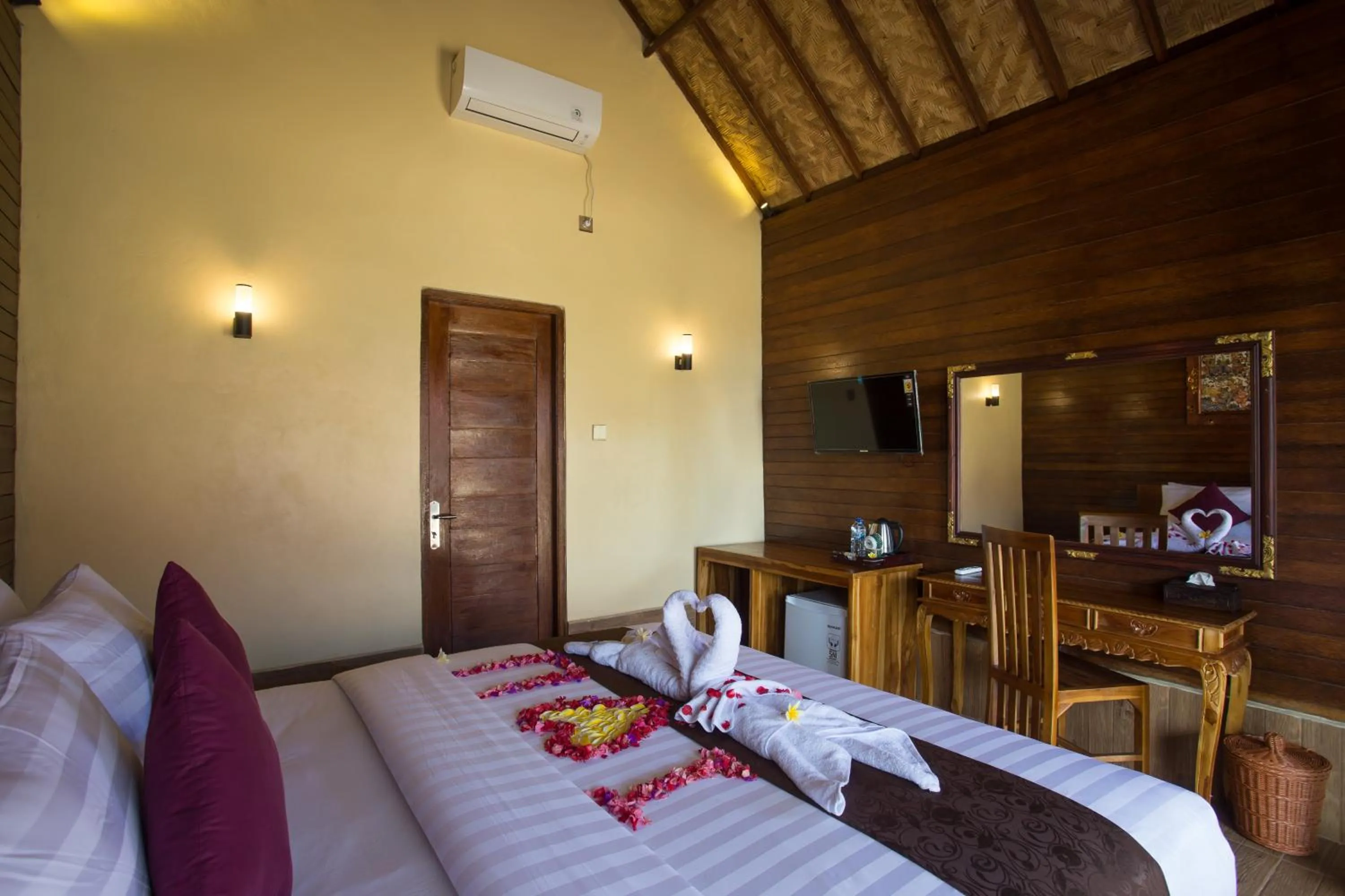 Property building, Bed in Rijet Villa Beach & Restaurant