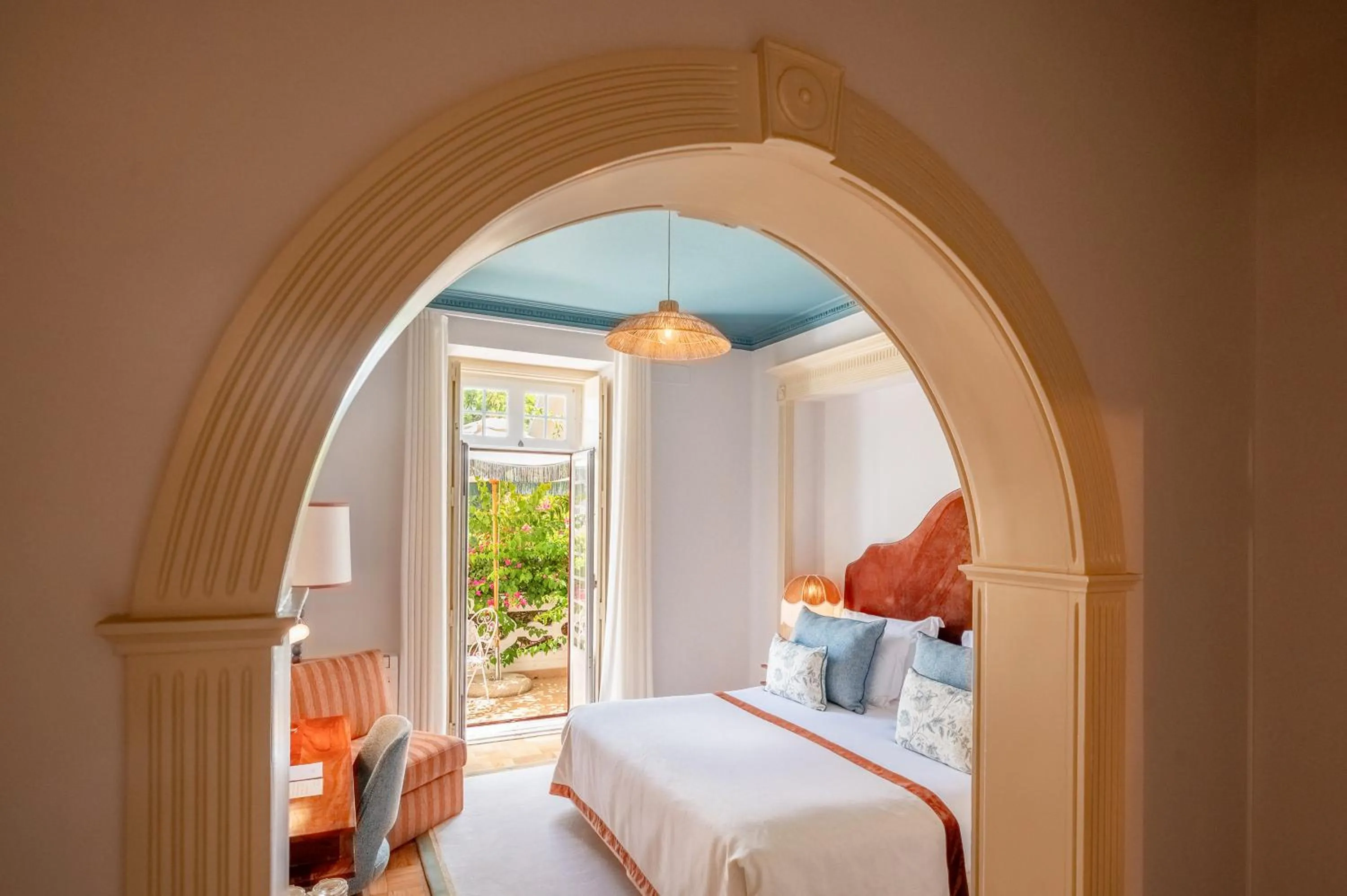 Balcony/Terrace, Bed in Pergola Boutique Hotel