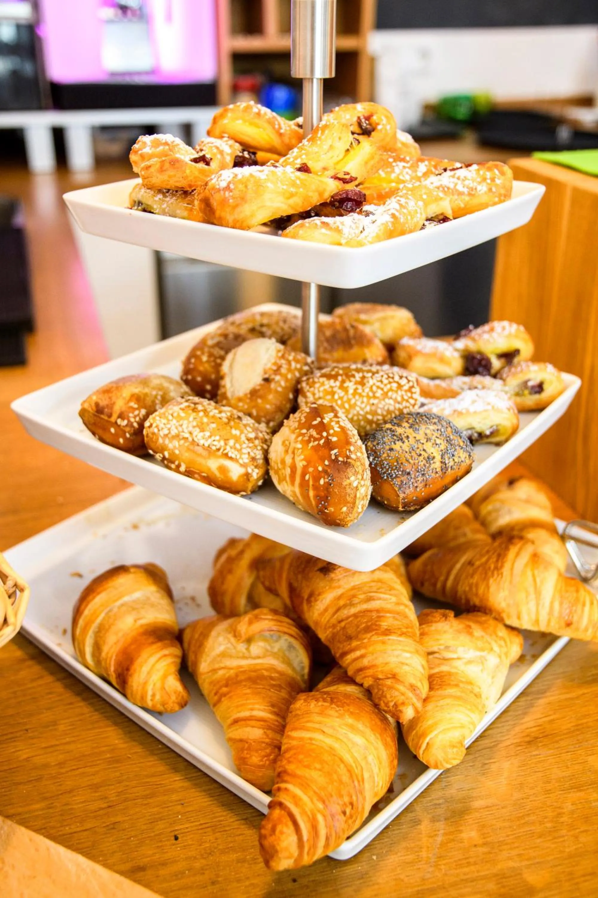 Buffet breakfast in einzigartig - Das kleine Hotel im Wasserviertel