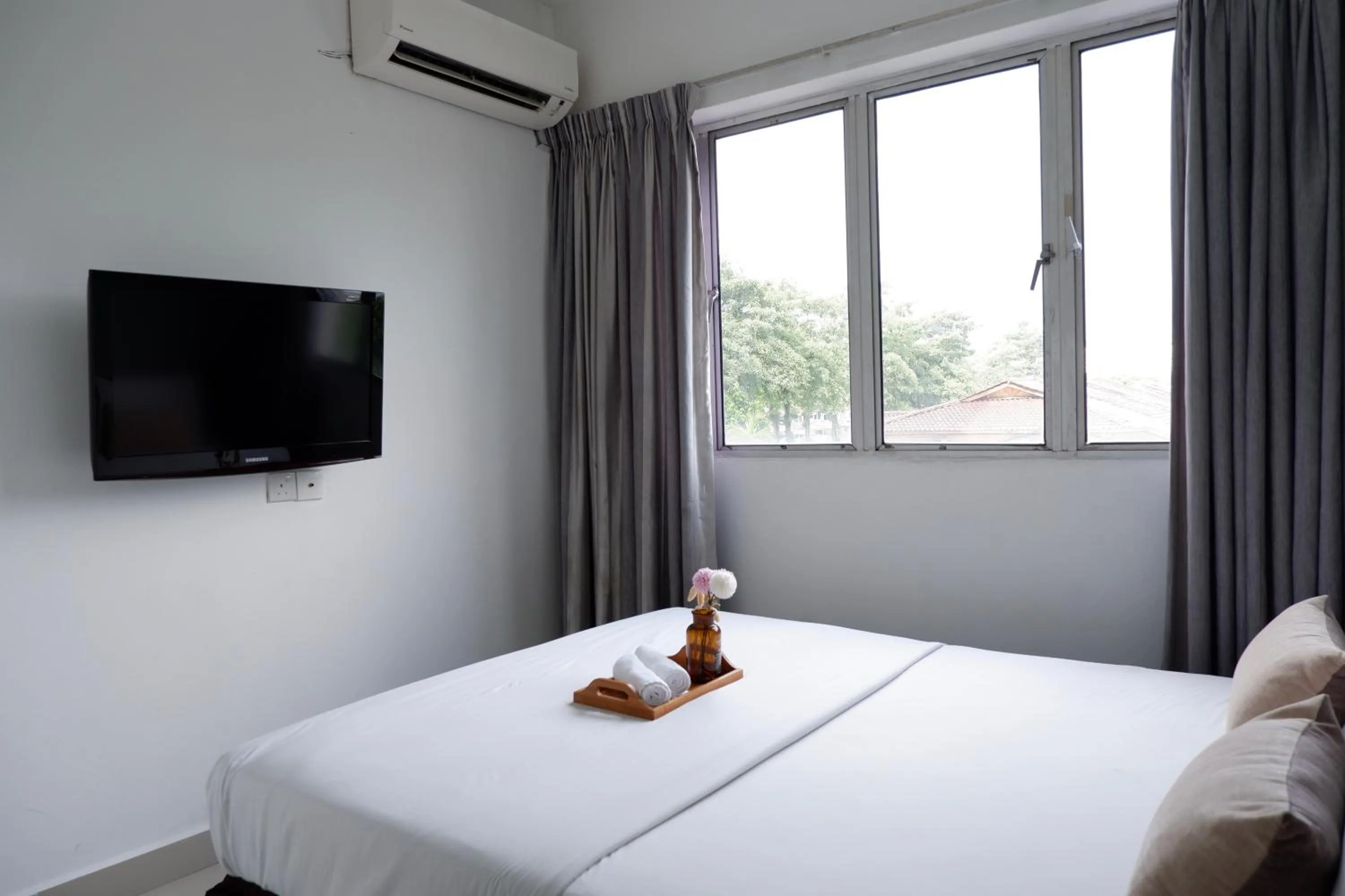 Bedroom, Bed in Indah Garden Hotel