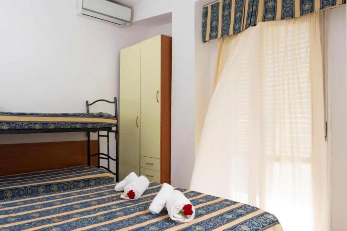 Photo of the whole room, Bed in Bikini Tropicana Family Hotel