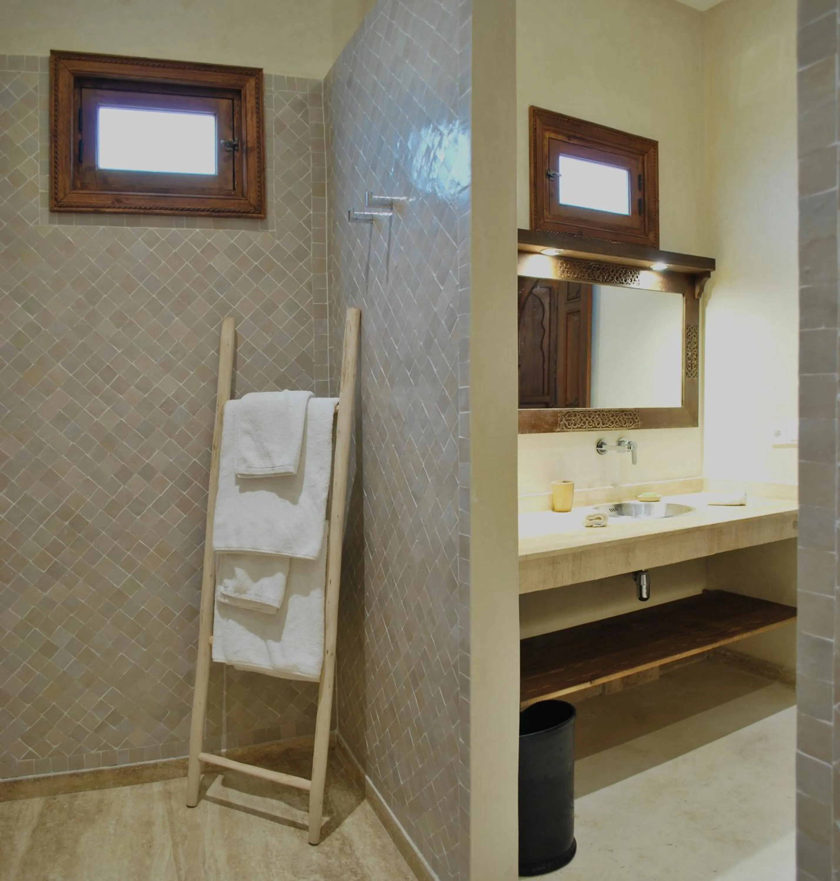 Bathroom in Riad Charaï