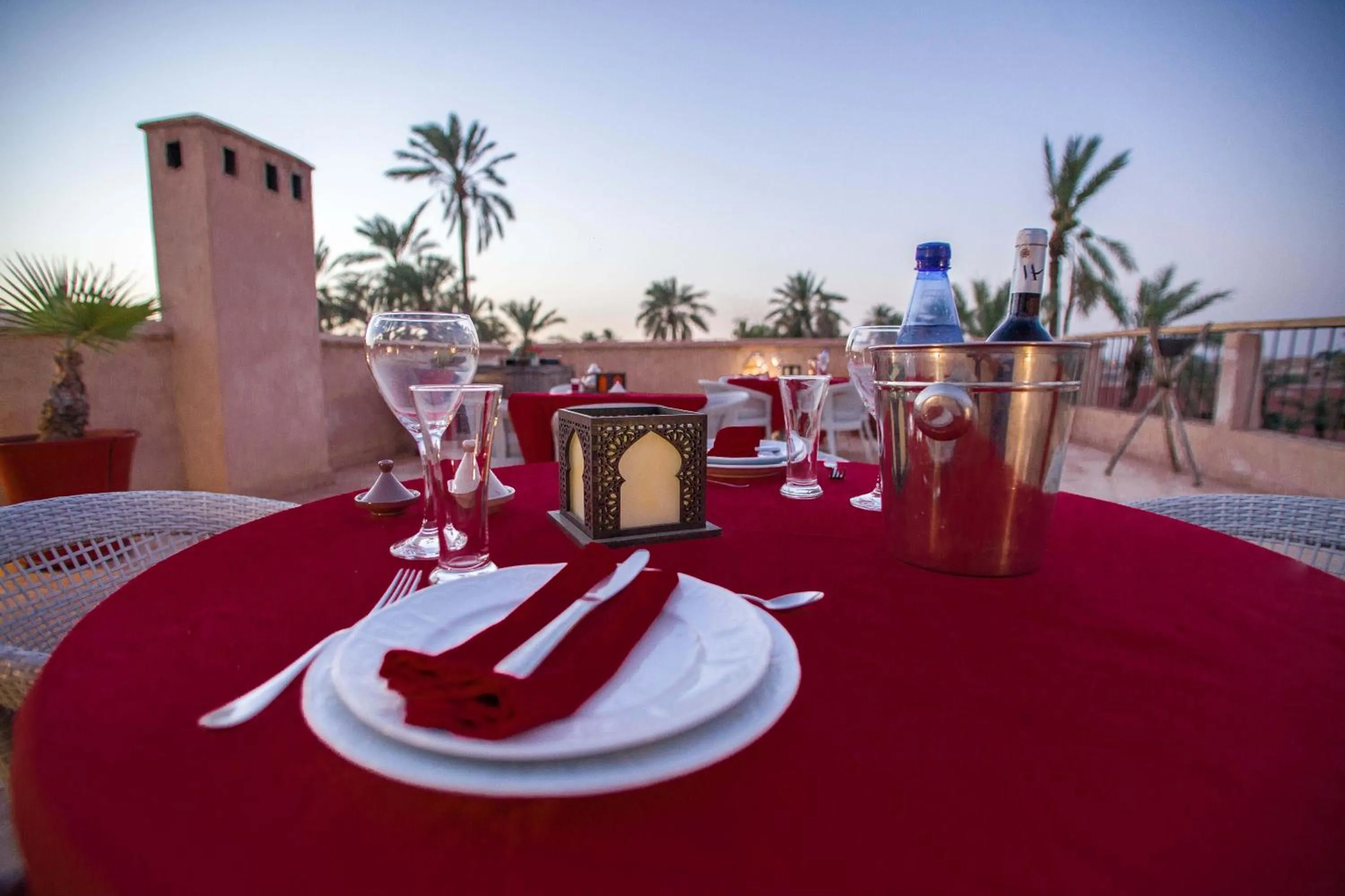 Restaurant/places to eat in Riad Charaï