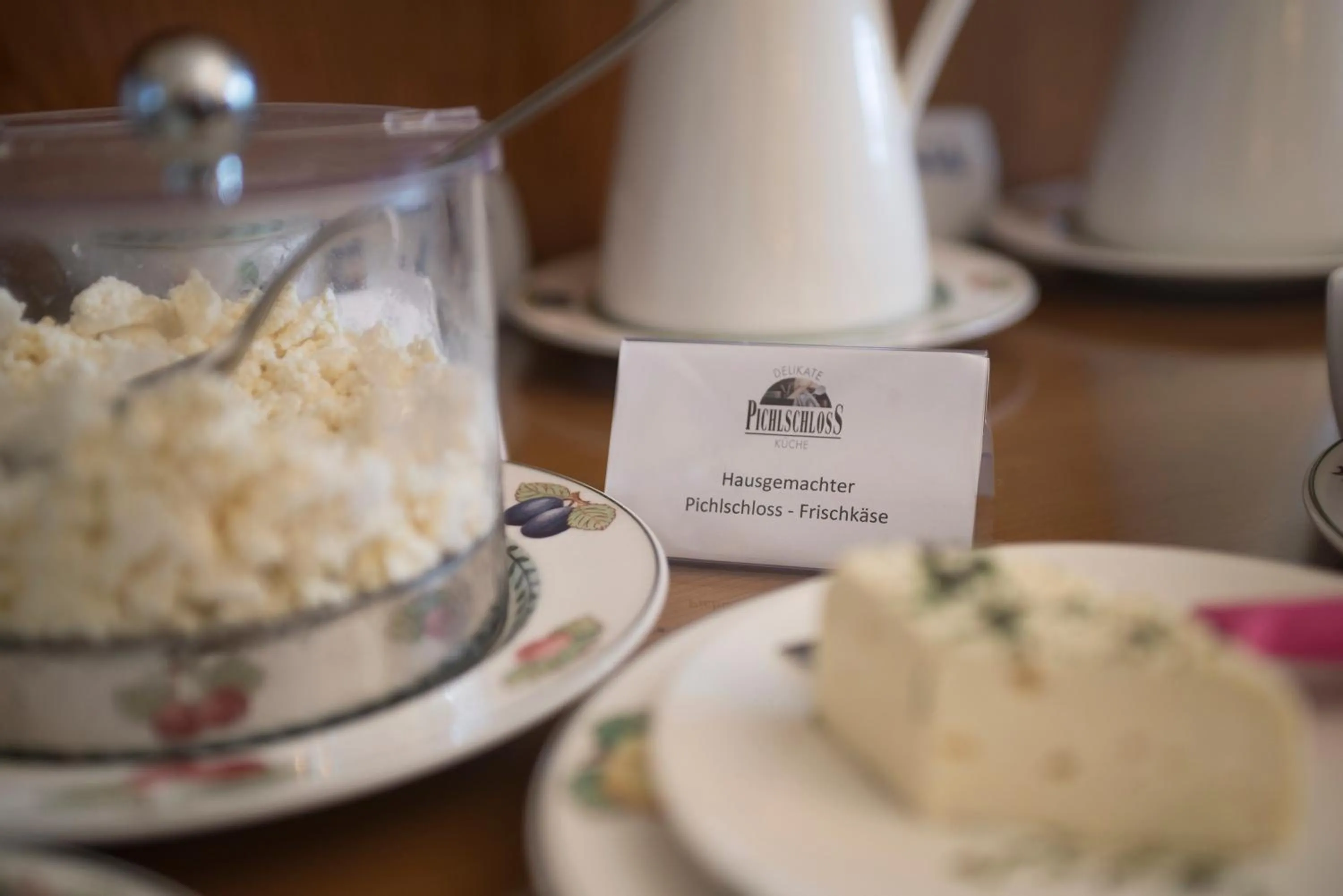 Buffet breakfast in Hotel Landsitz Pichlschloss