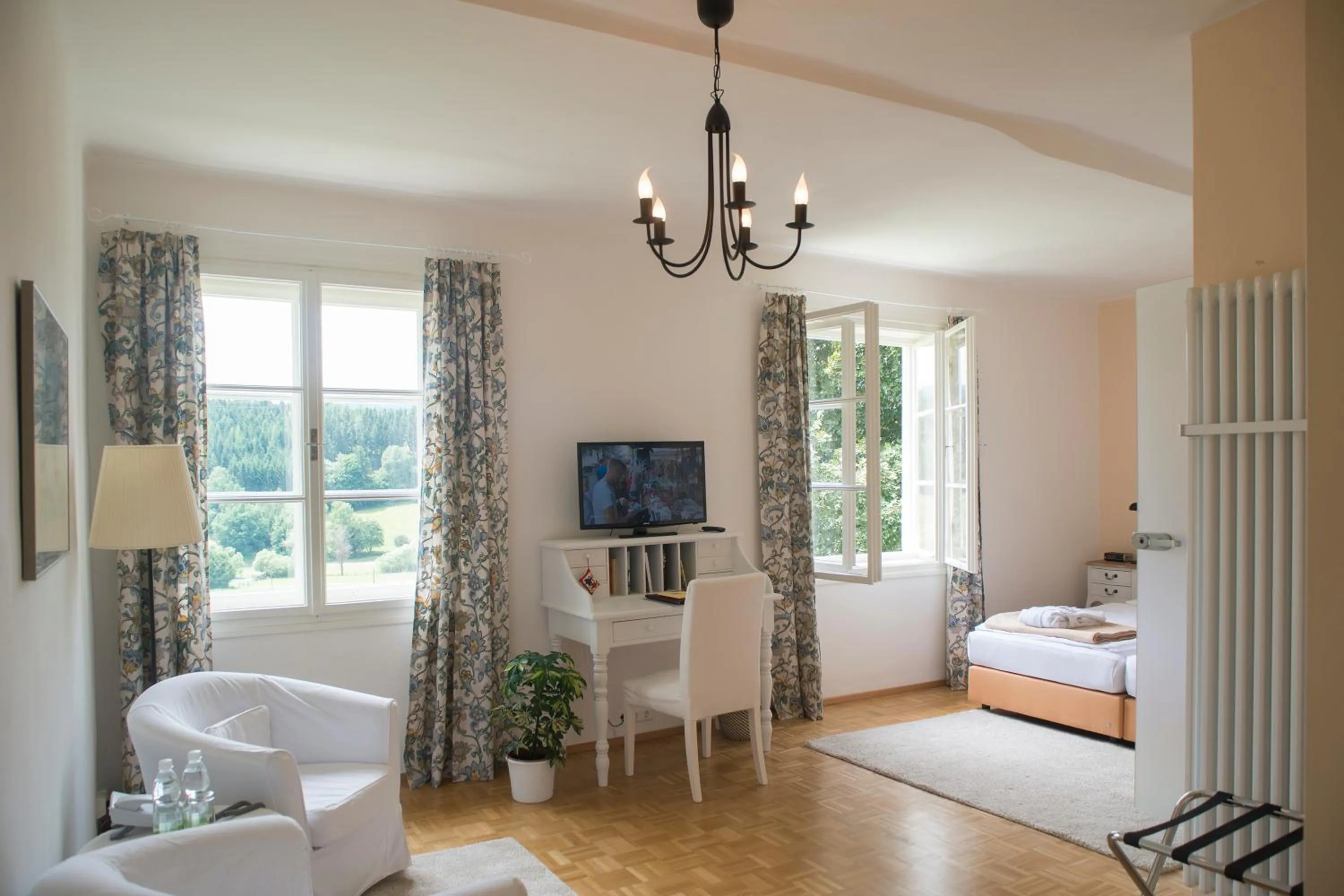 TV and multimedia, Bed in Hotel Landsitz Pichlschloss