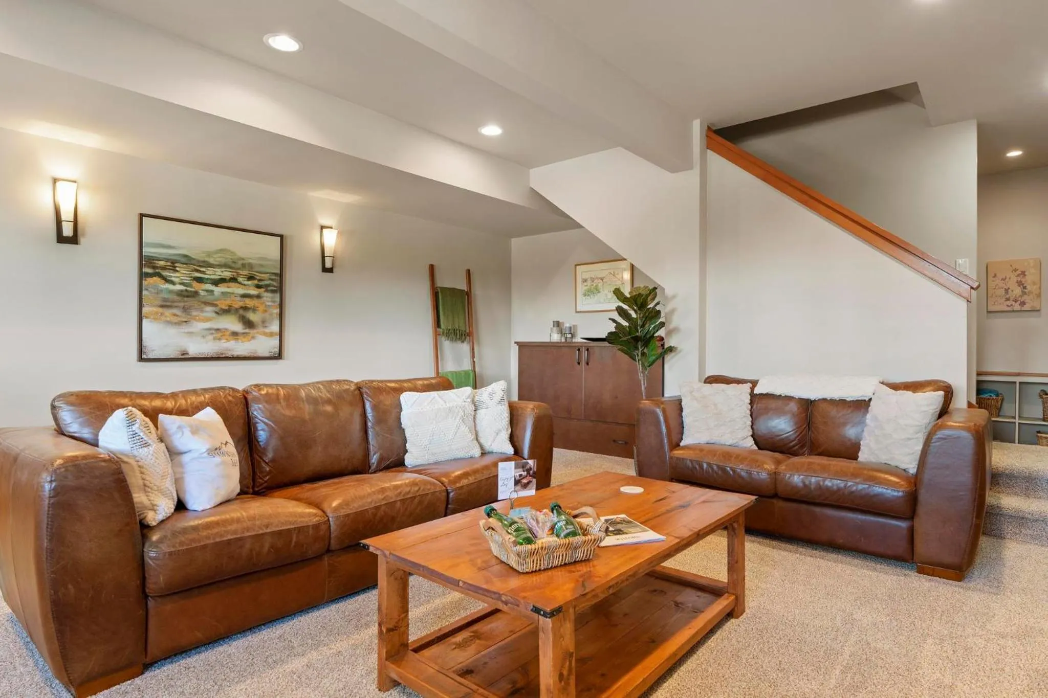 Living room in Shawnigan Hills Guest Suite