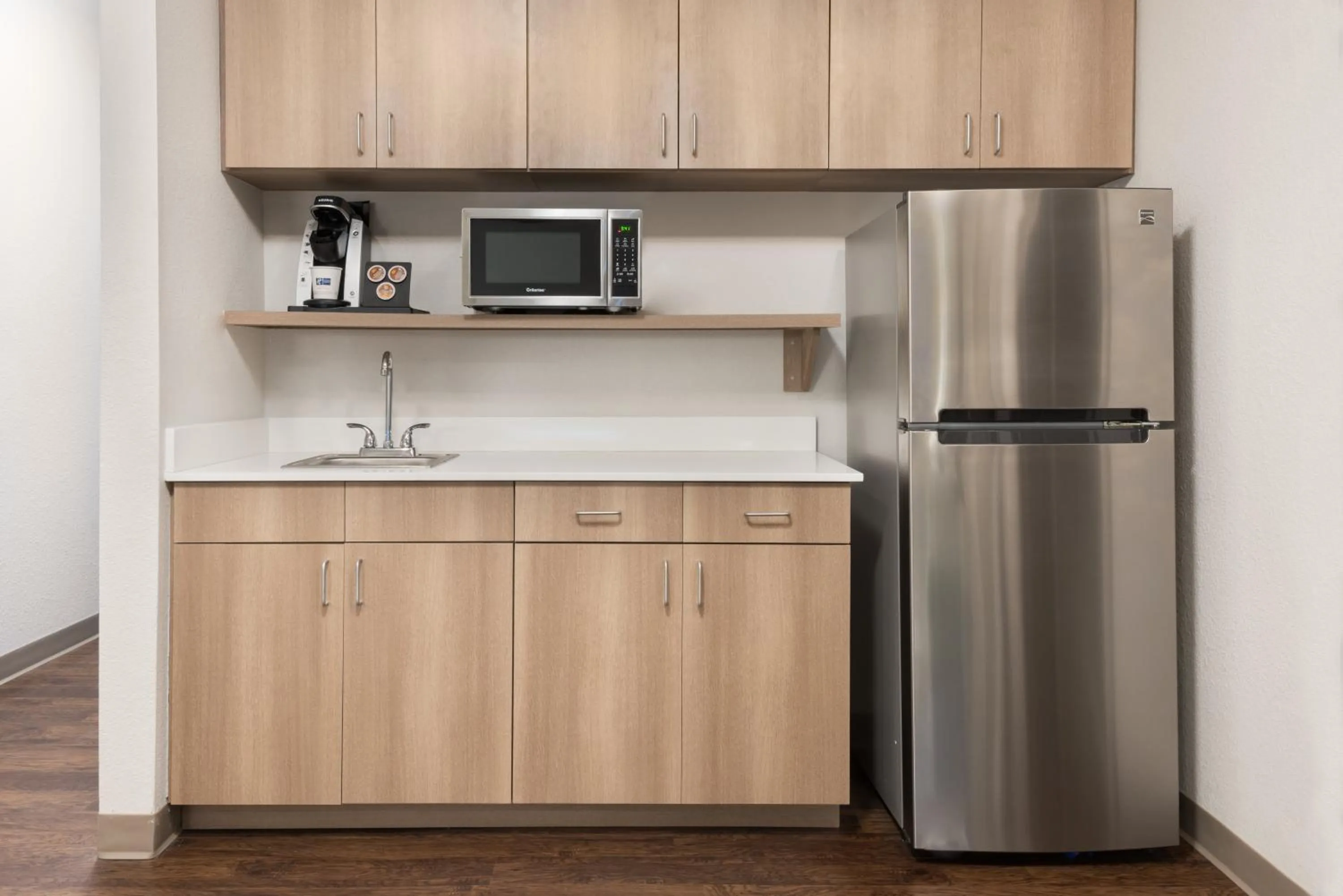 Photo of the whole room in Holiday Inn Express & Suites - Columbus Airport East by IHG