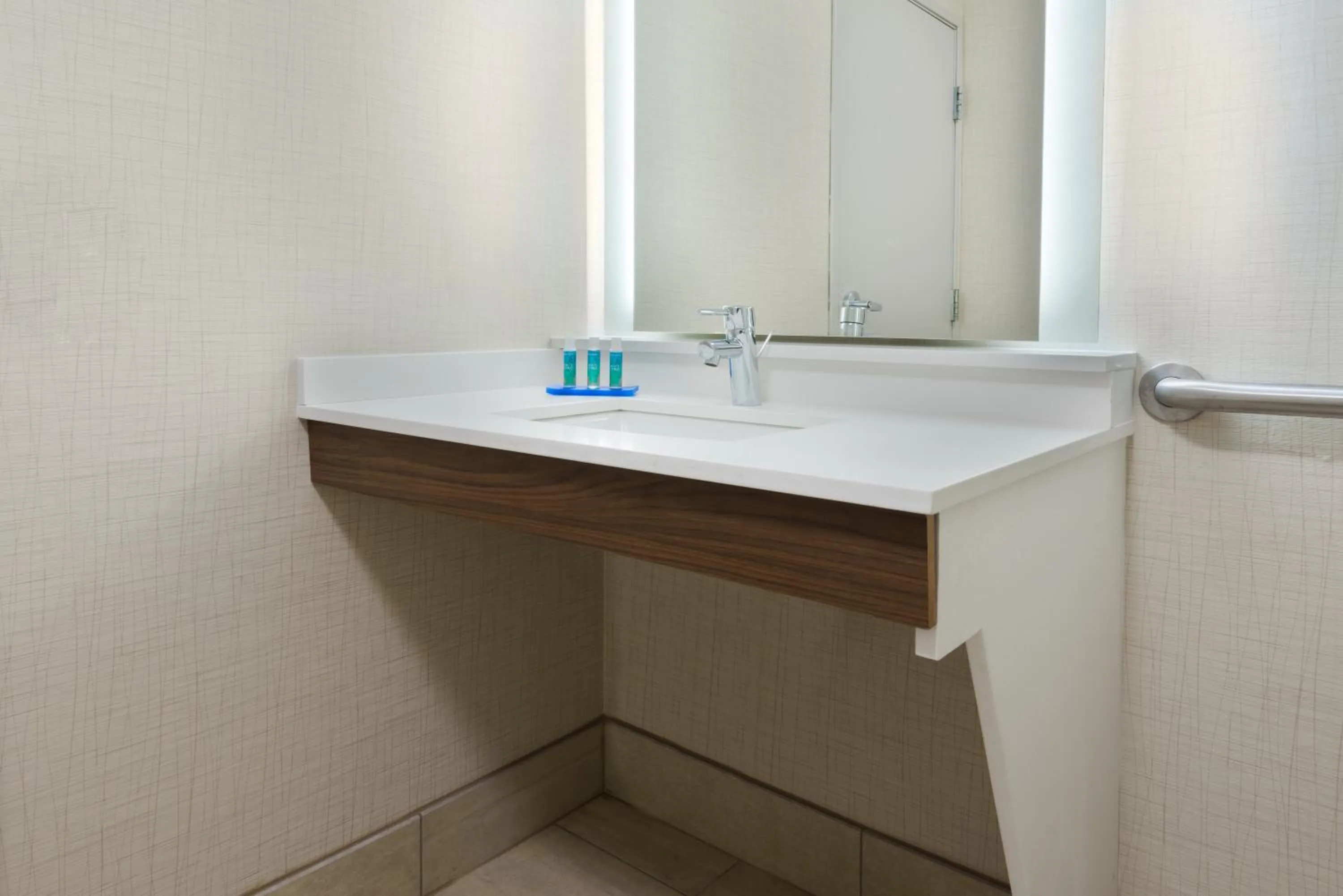 Bathroom in Holiday Inn Express & Suites - Columbus Airport East by IHG