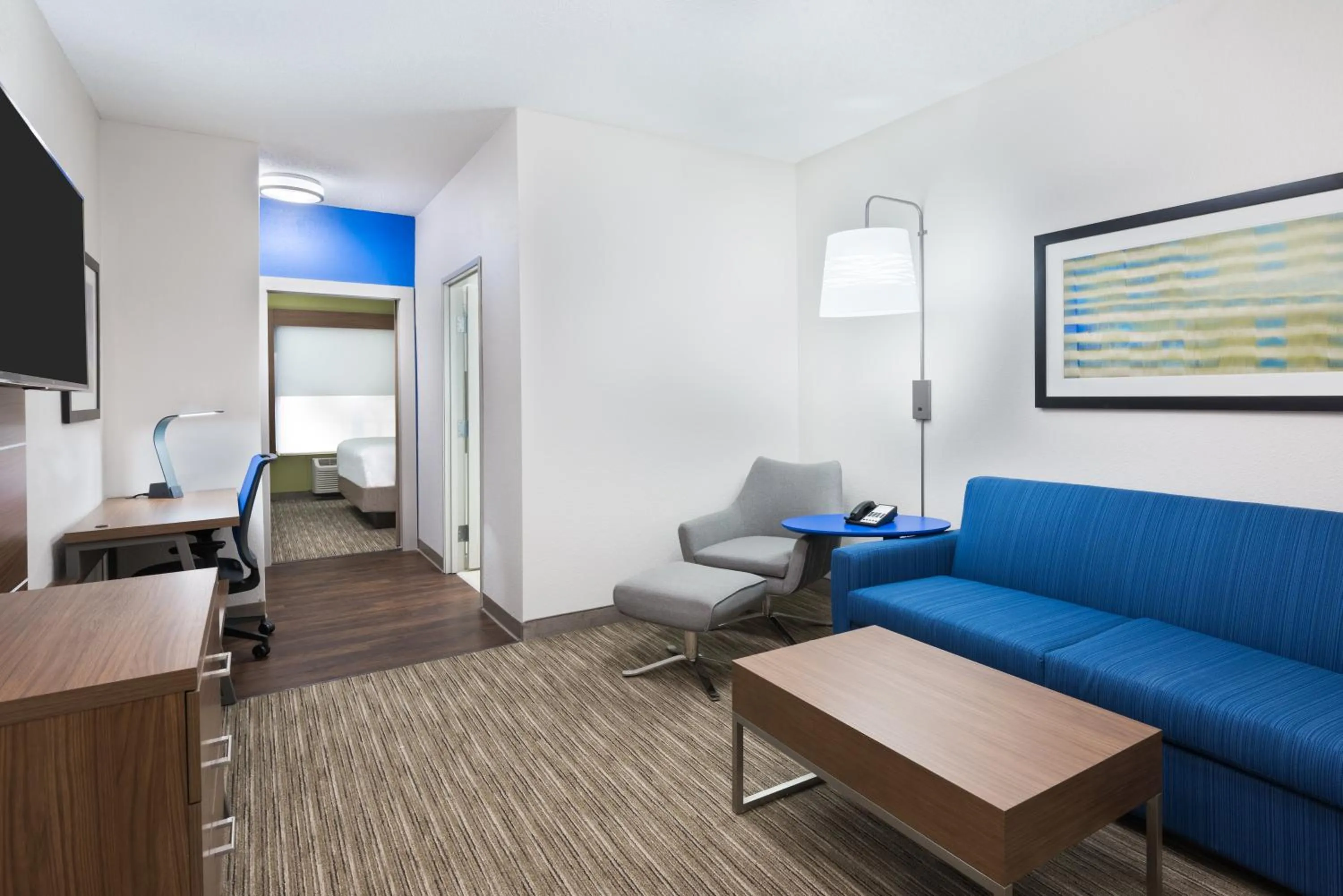 Photo of the whole room in Holiday Inn Express & Suites - Columbus Airport East by IHG