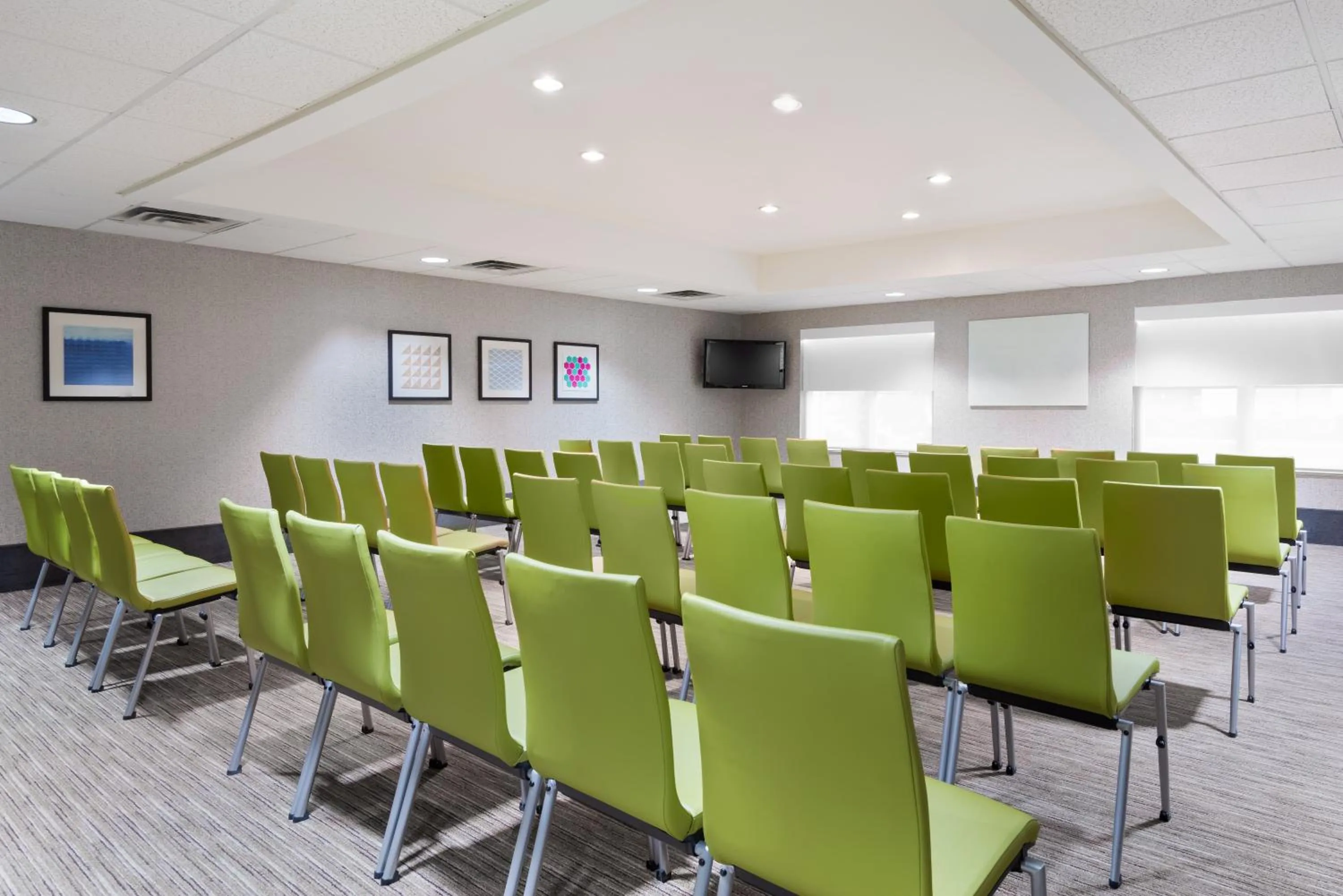 Meeting/conference room in Holiday Inn Express & Suites - Columbus Airport East by IHG