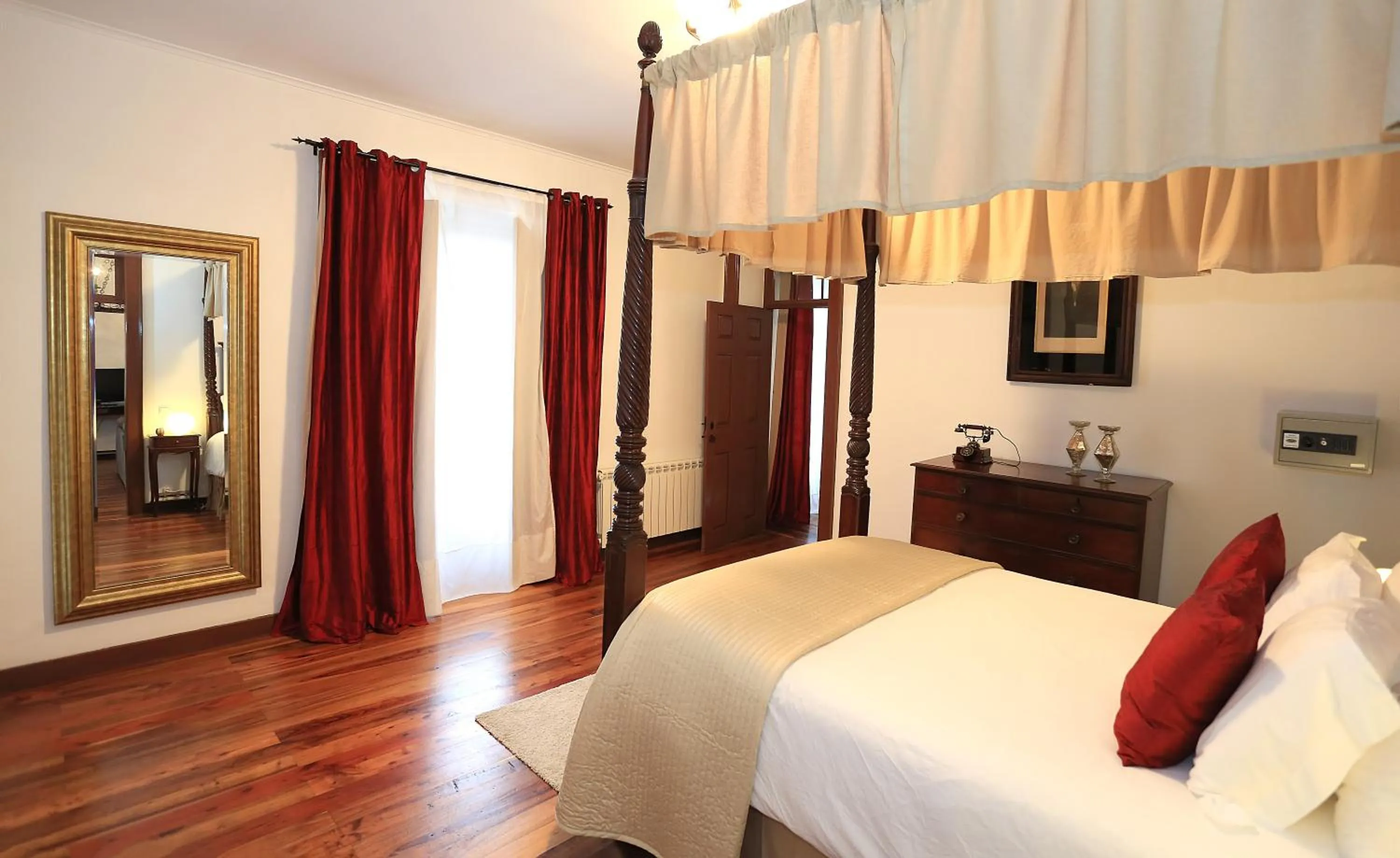 Bedroom, Bed in Solar Do Conde Garden Hotel