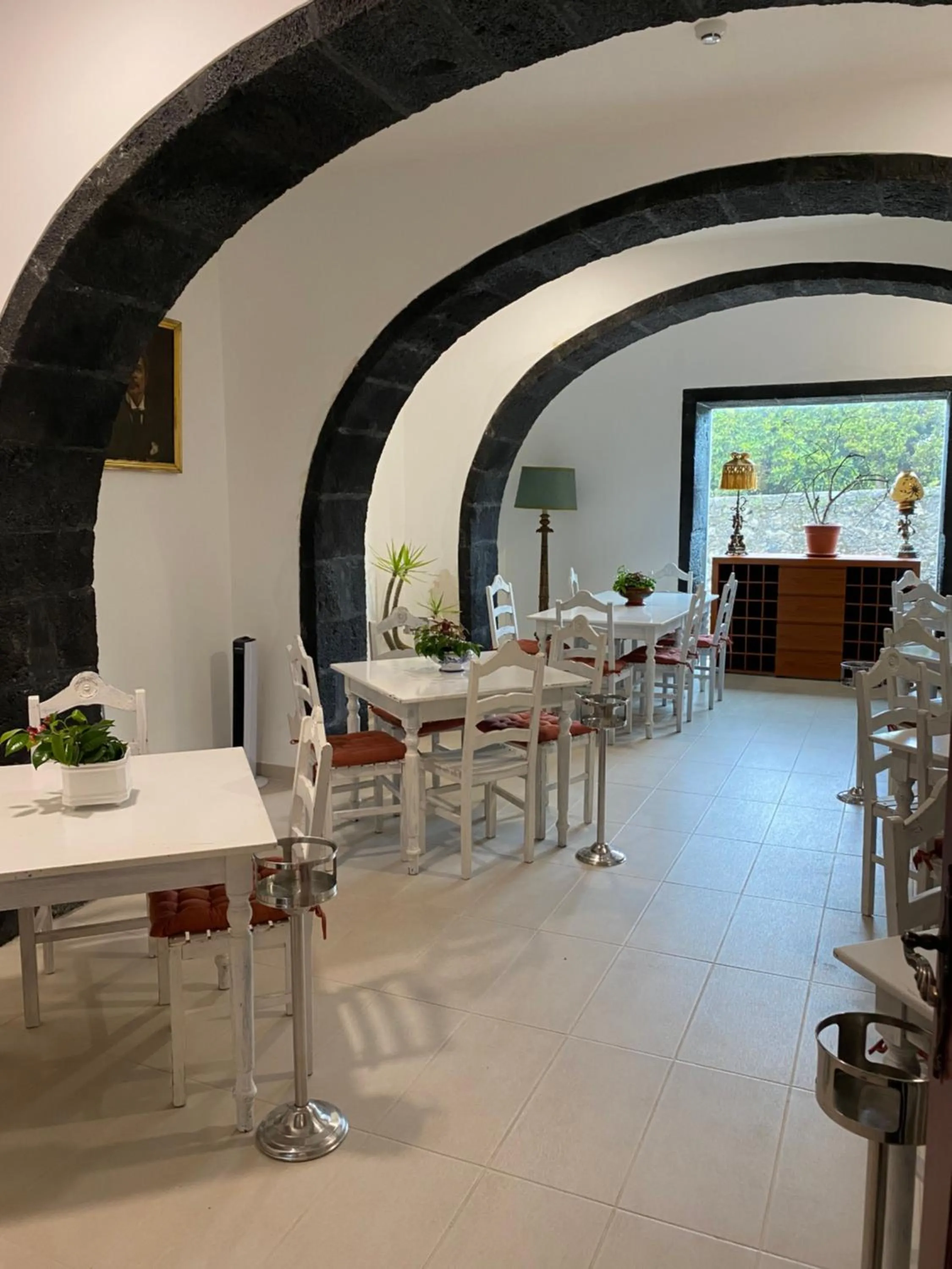 Restaurant/places to eat in Solar Do Conde Garden Hotel