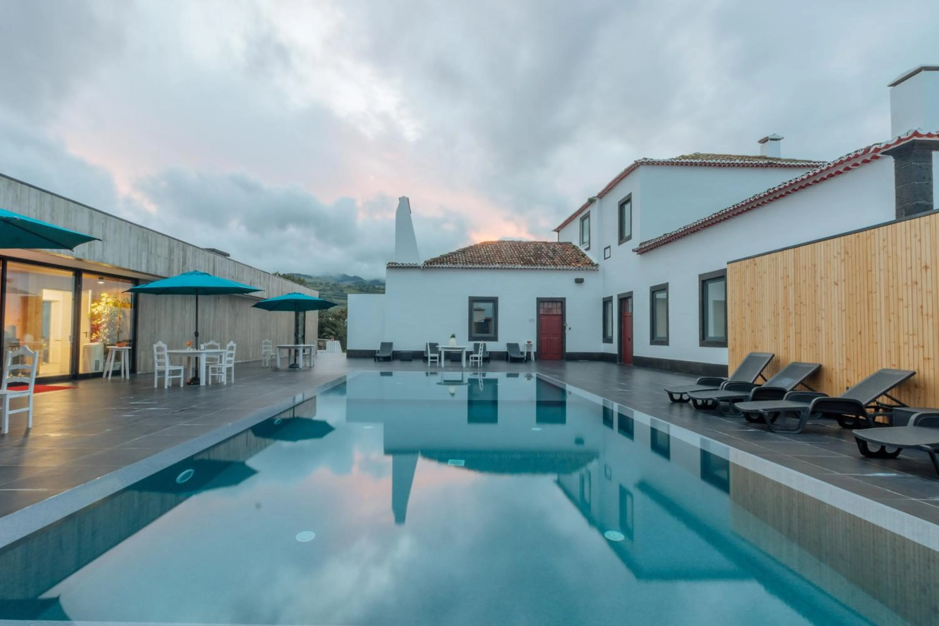 Swimming pool in Solar Do Conde Garden Hotel