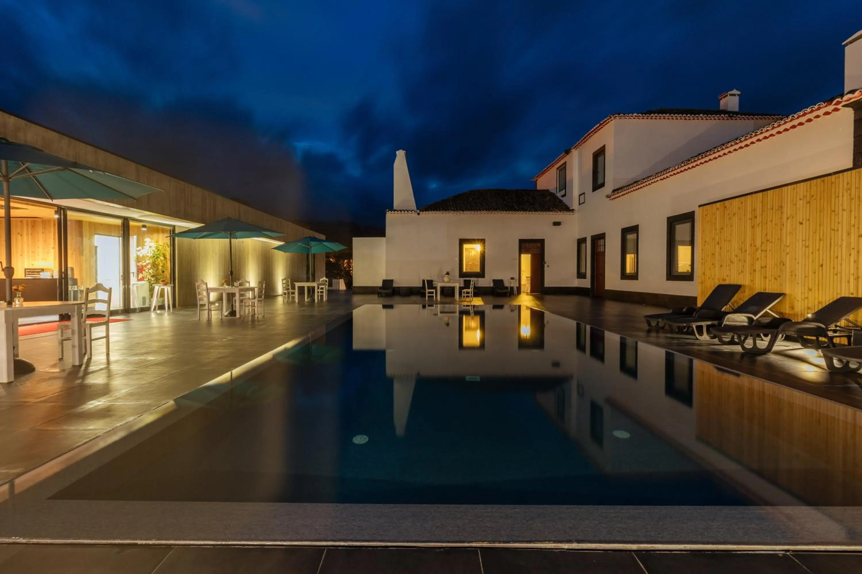 Swimming pool in Solar Do Conde Garden Hotel