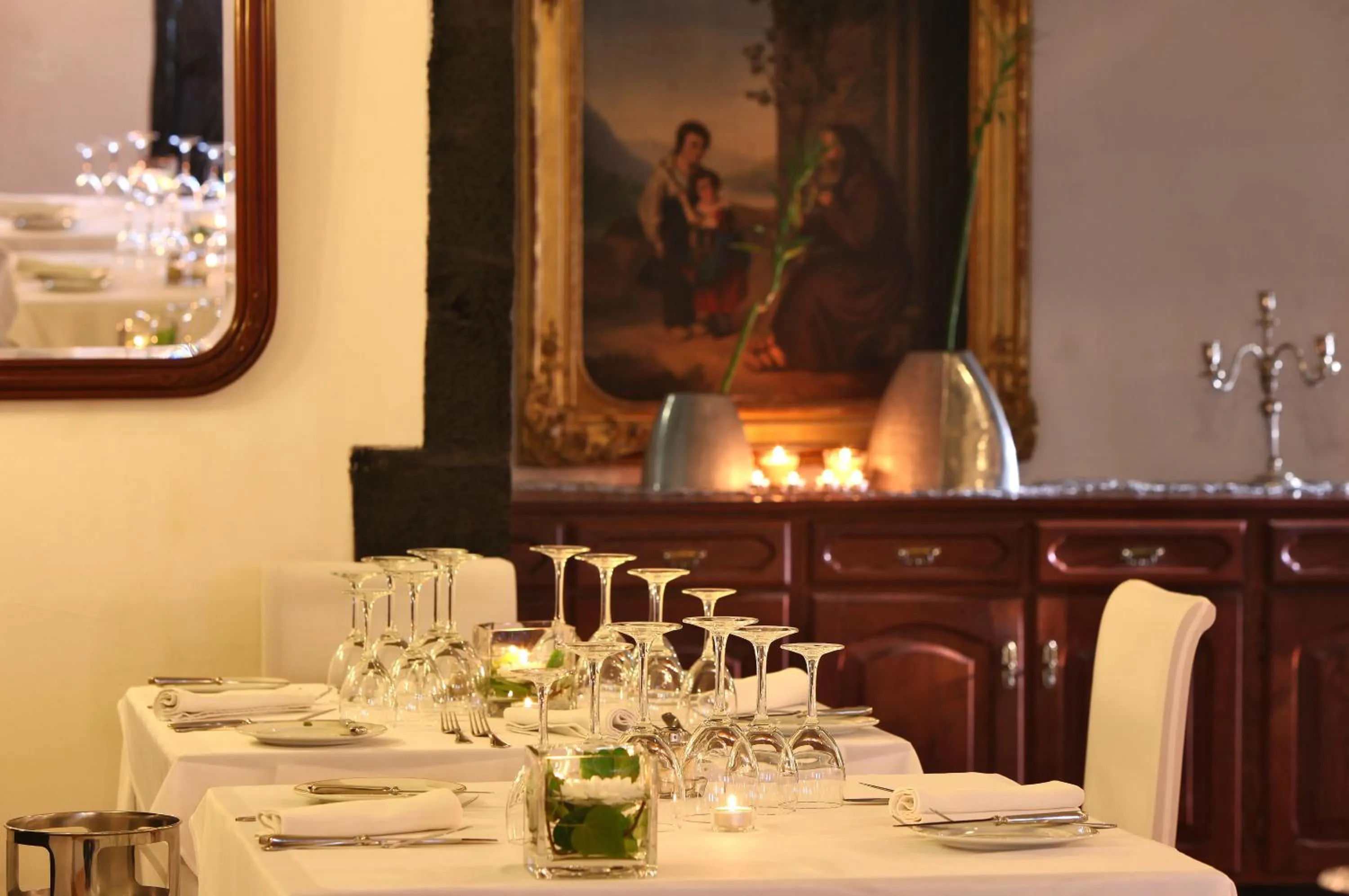 Restaurant/places to eat in Solar Do Conde Garden Hotel