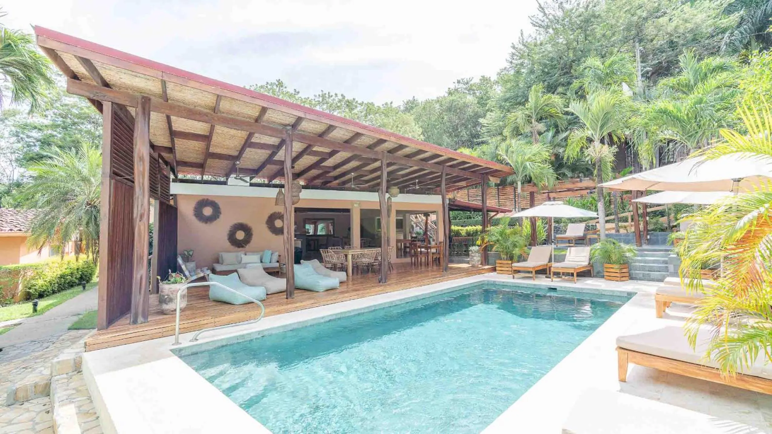 Swimming pool in Hotel Arco Iris