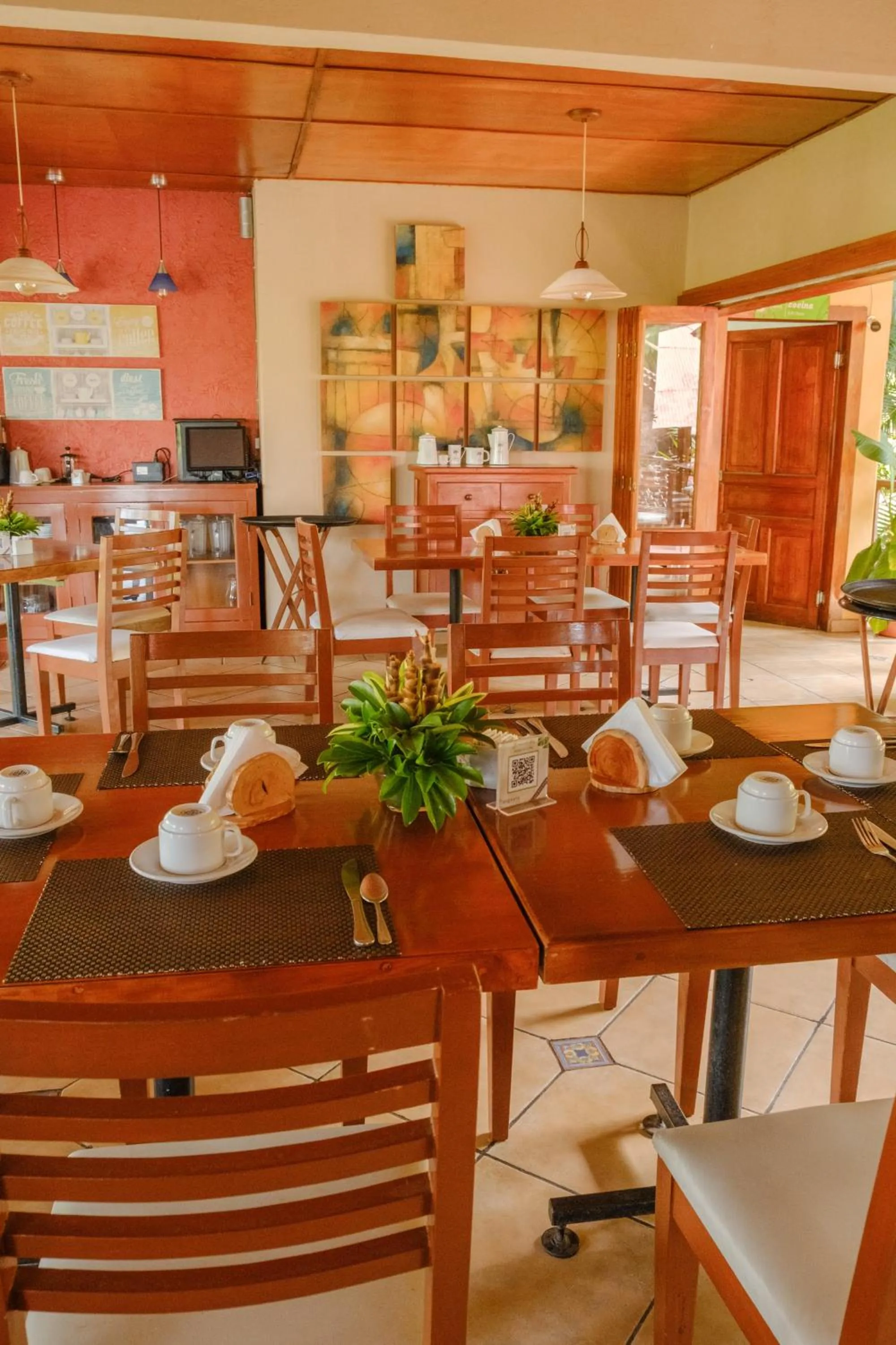 Restaurant/places to eat in Argovia Ecolodge