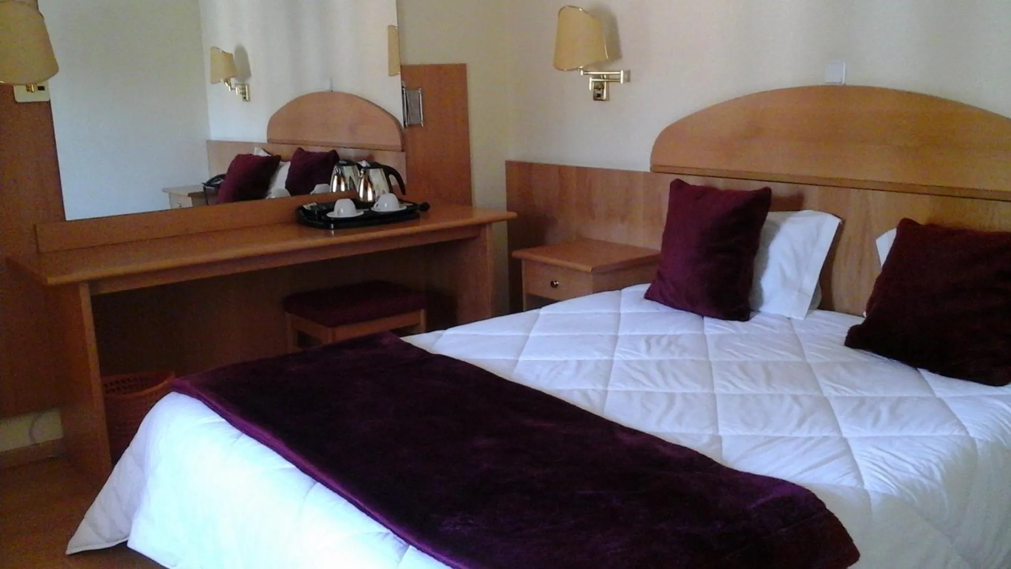 Coffee/tea facilities, Bed in Hotel Solneve