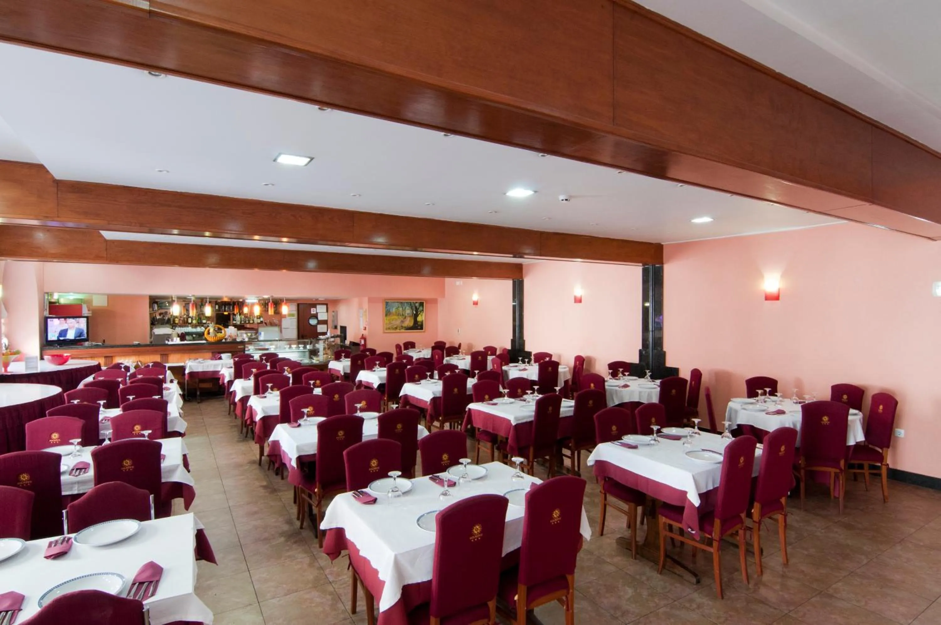 Restaurant/places to eat in Hotel Solneve