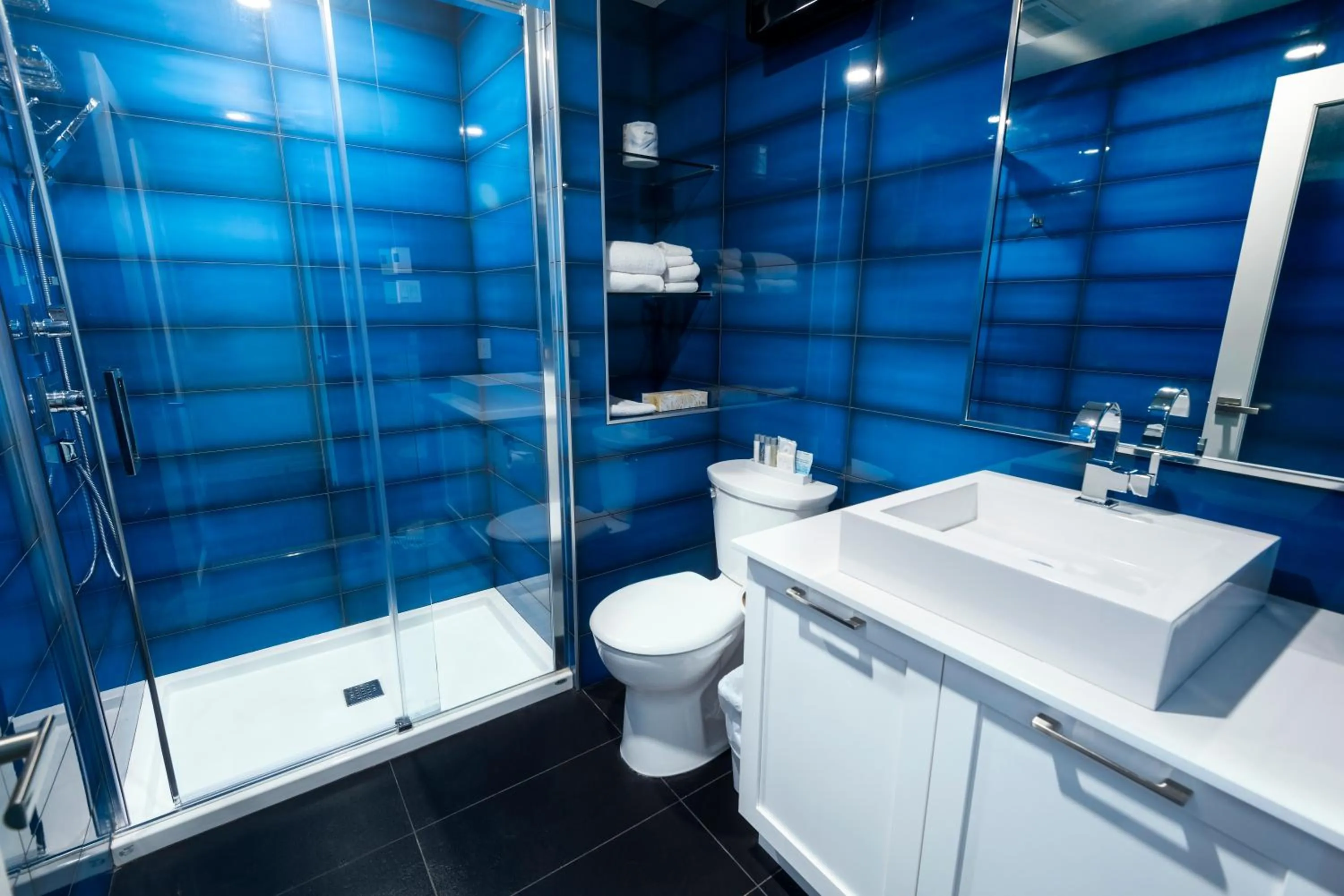 Shower in Auberge du Trésor