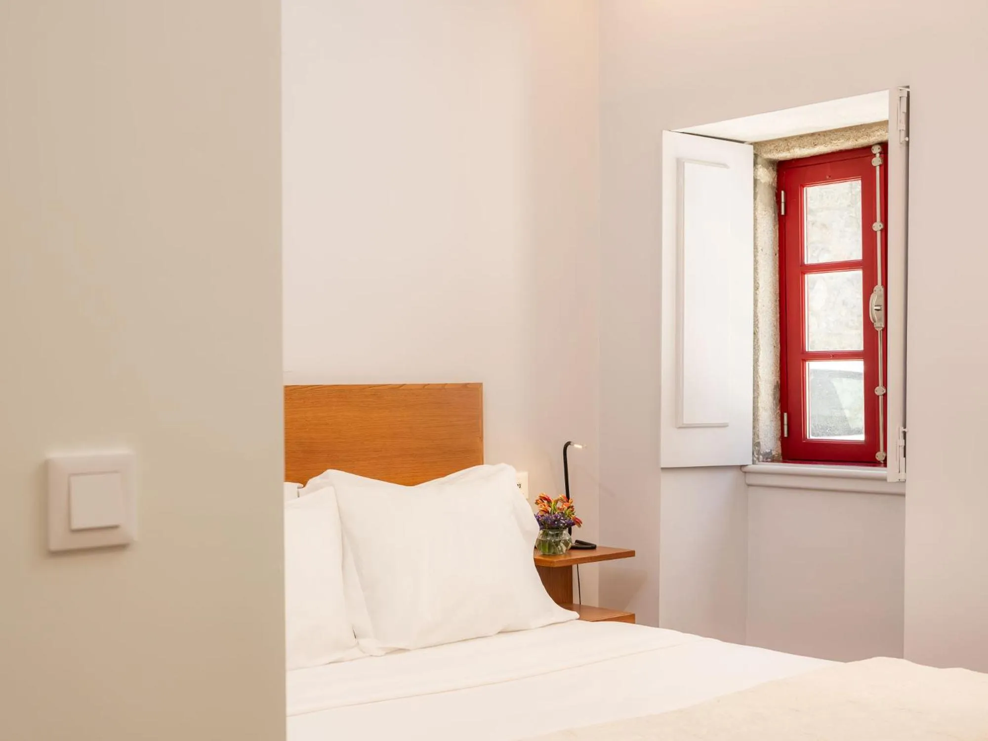 Bedroom, Bed in Casa Melo Alvim - by Unlock Hotels