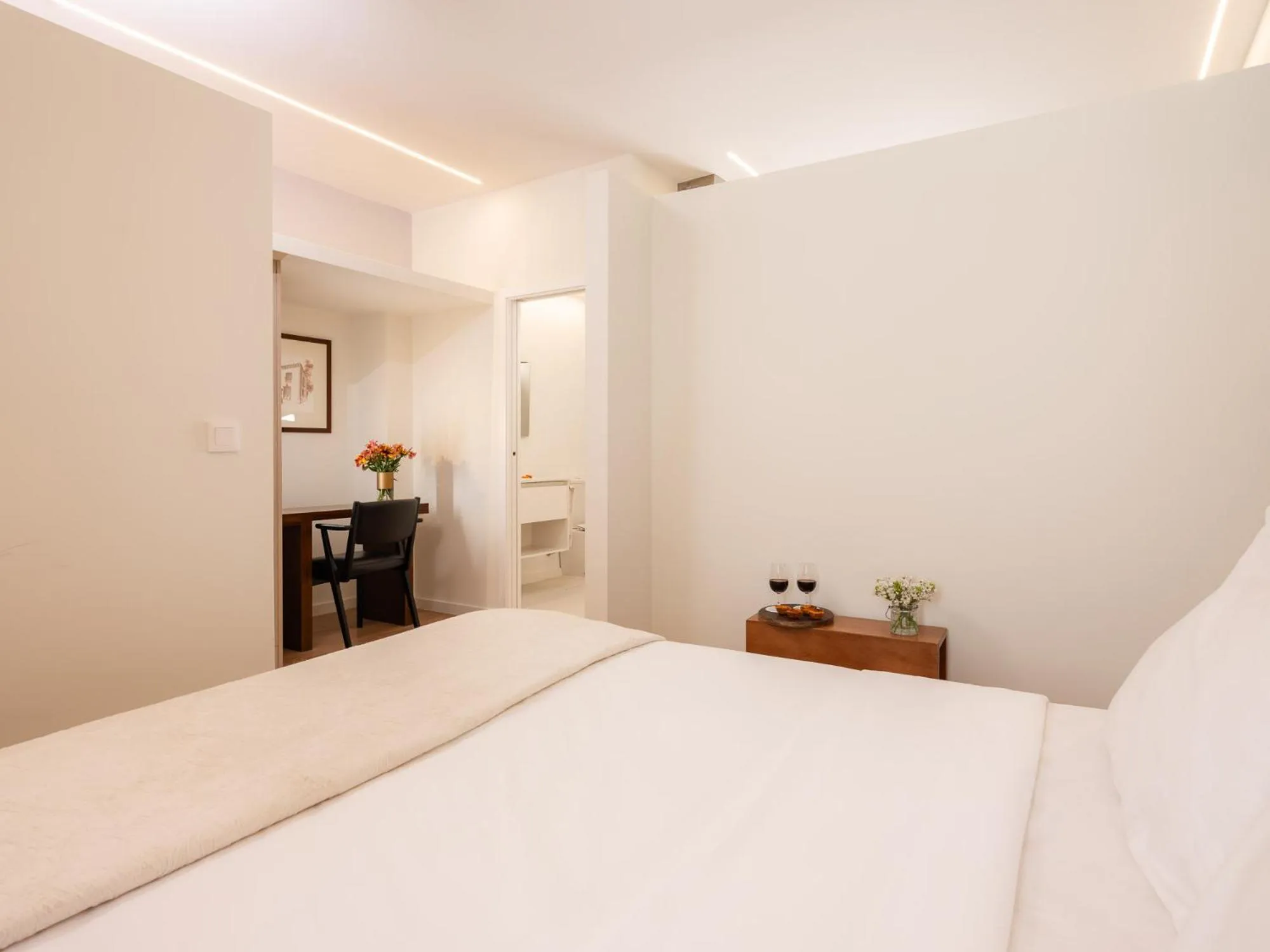 Bedroom, Bed in Casa Melo Alvim - by Unlock Hotels