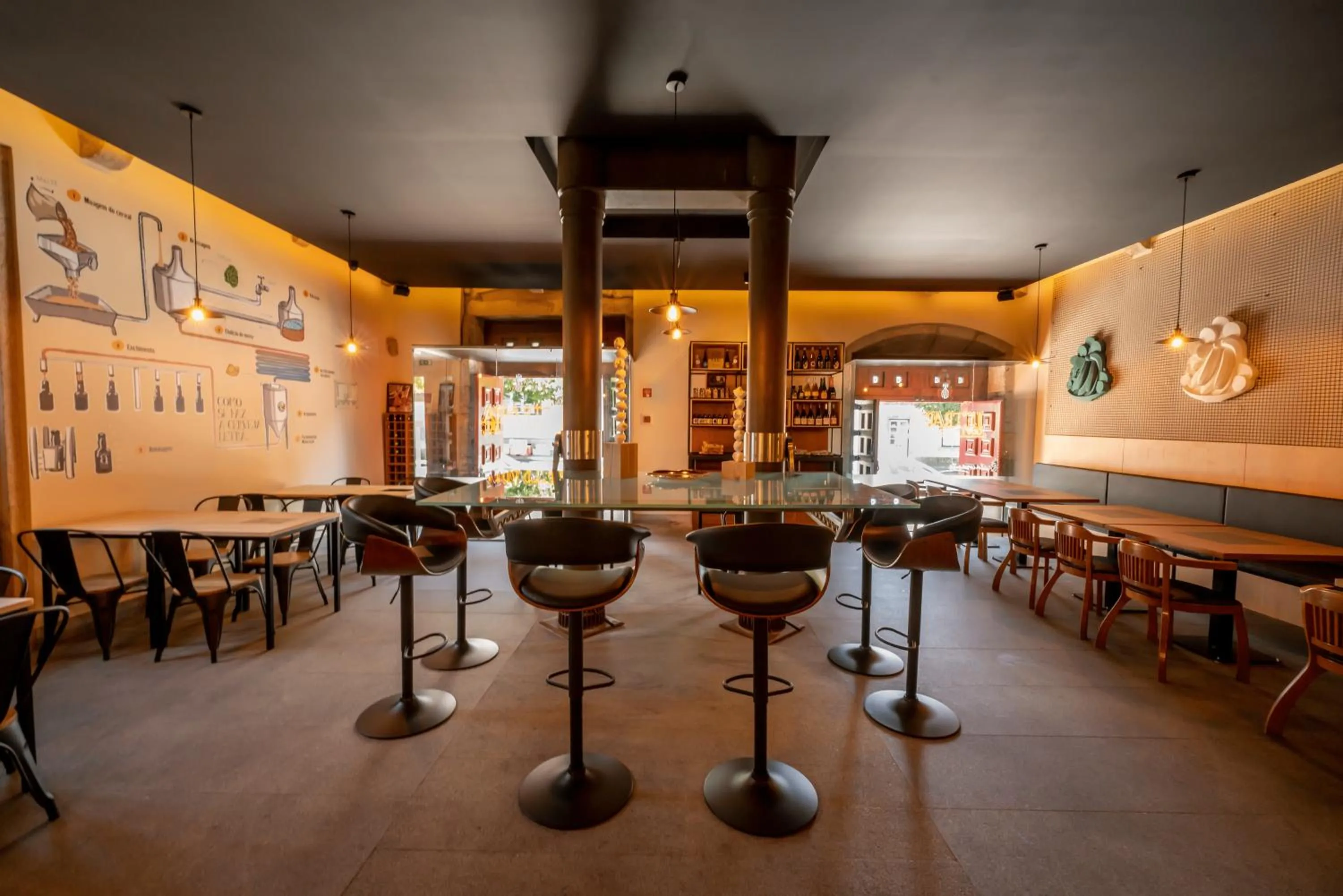 Restaurant/places to eat in Casa Melo Alvim - by Unlock Hotels