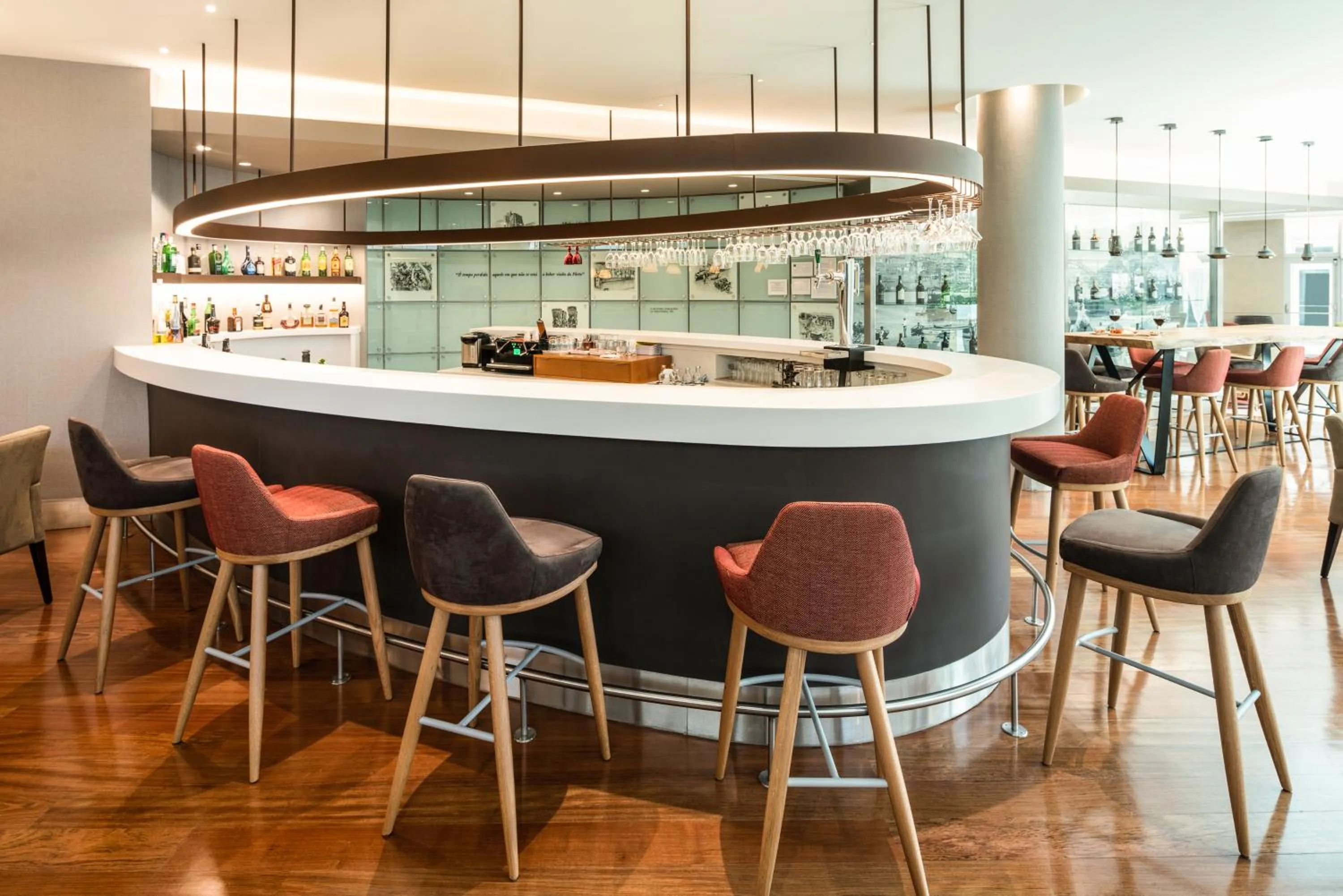 Lounge or bar in Hotel Mercure Porto Gaia