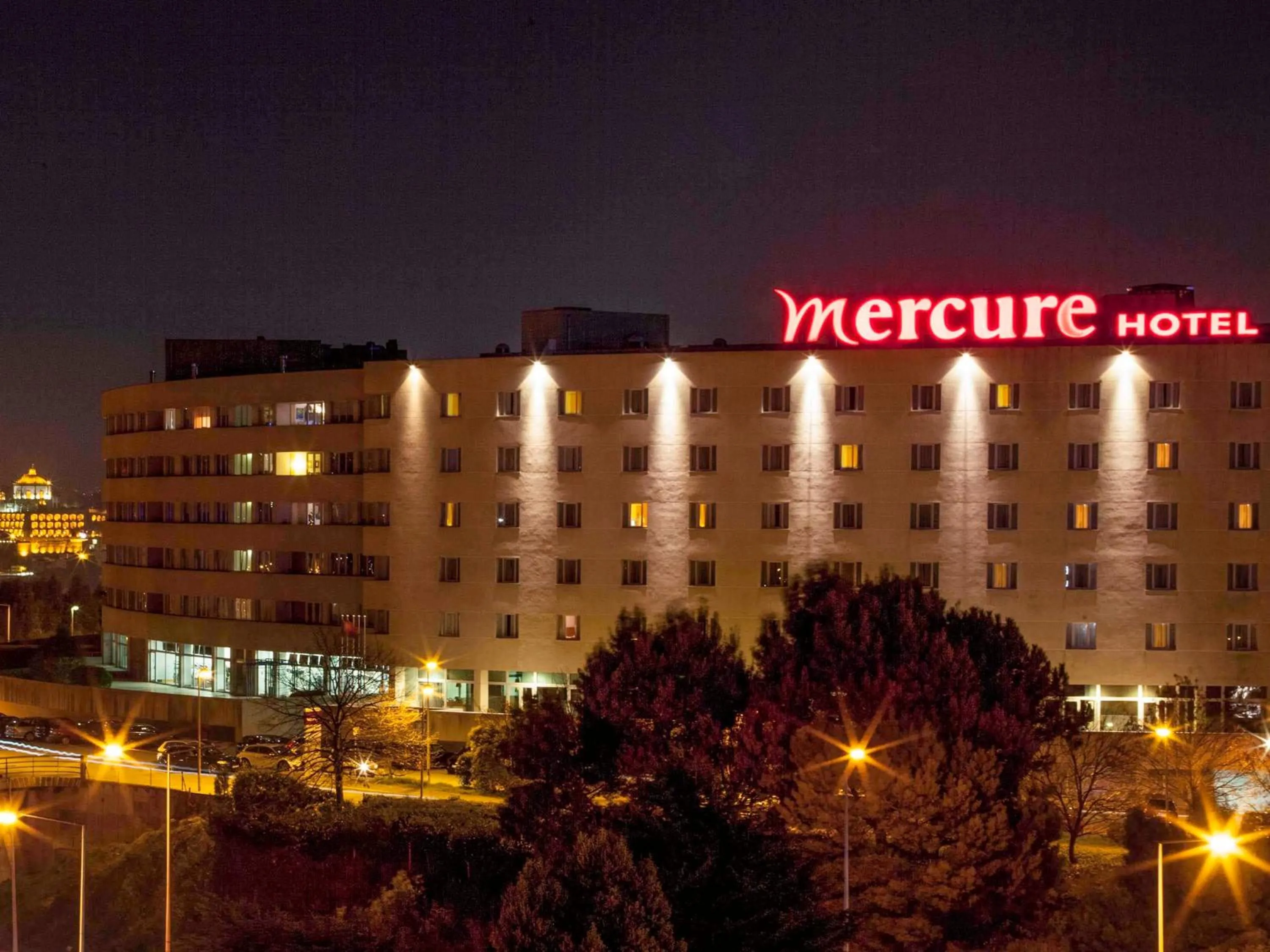 Property building in Hotel Mercure Porto Gaia