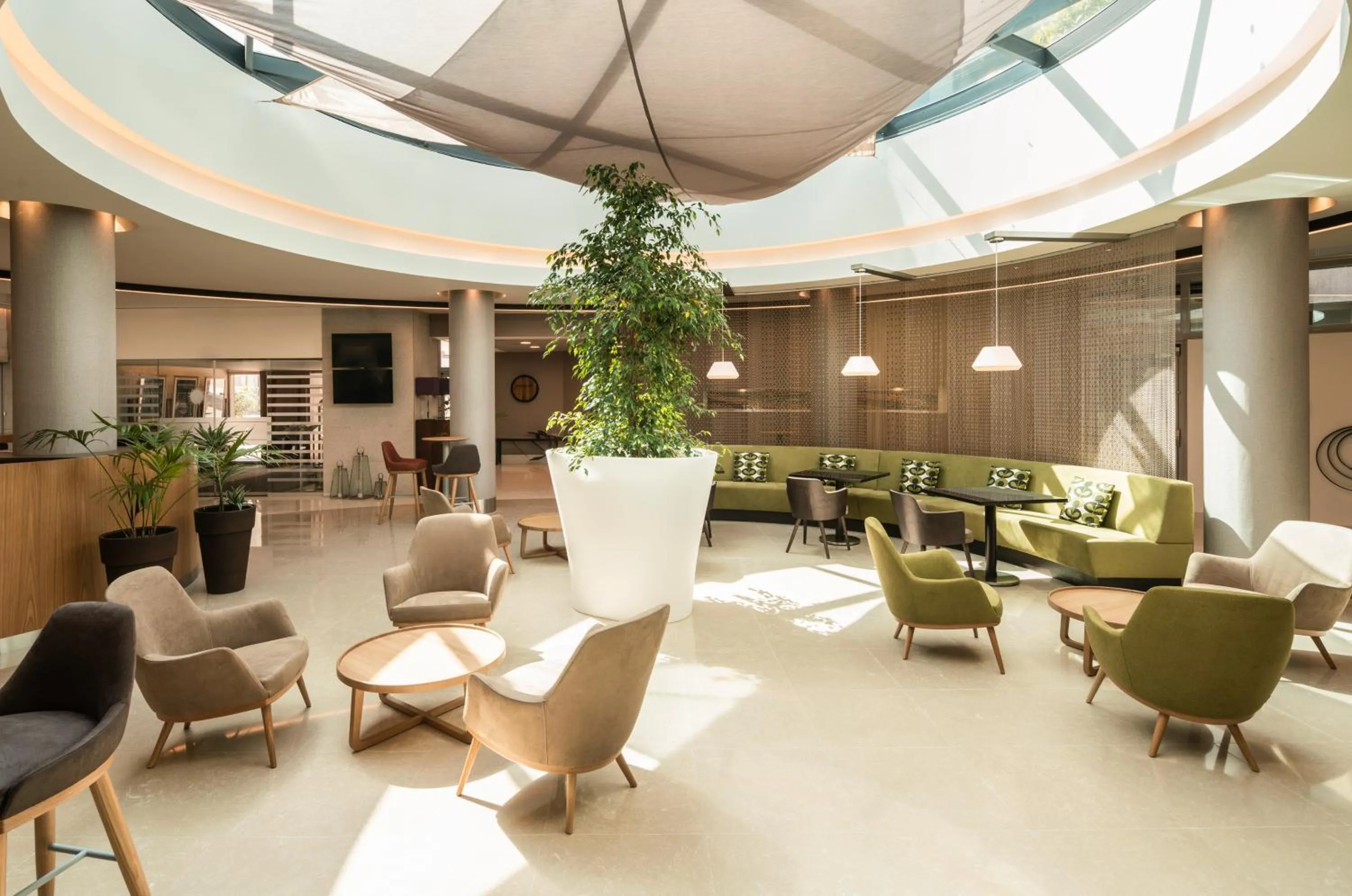 Lounge or bar in Hotel Mercure Porto Gaia