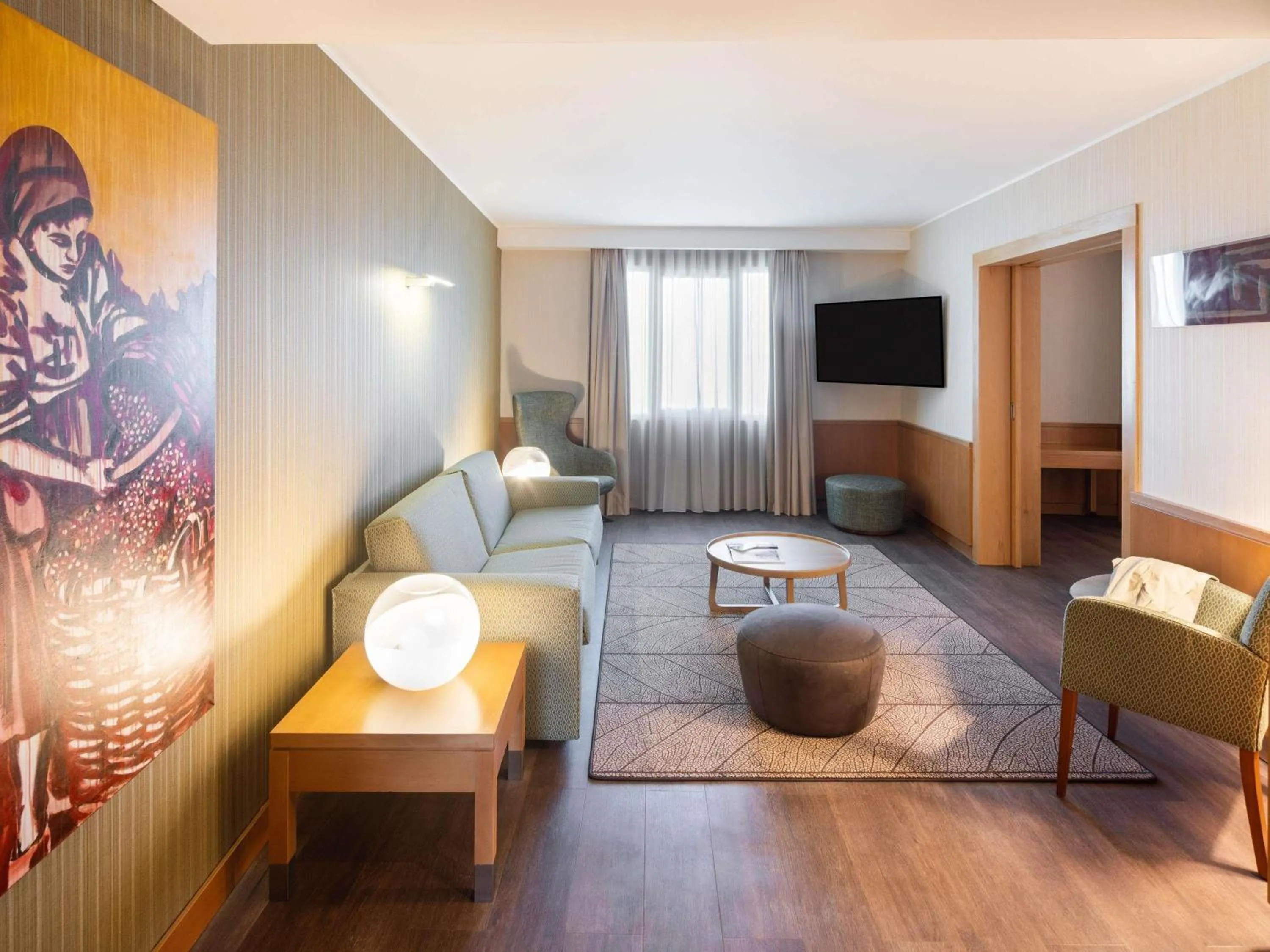 Photo of the whole room in Hotel Mercure Porto Gaia