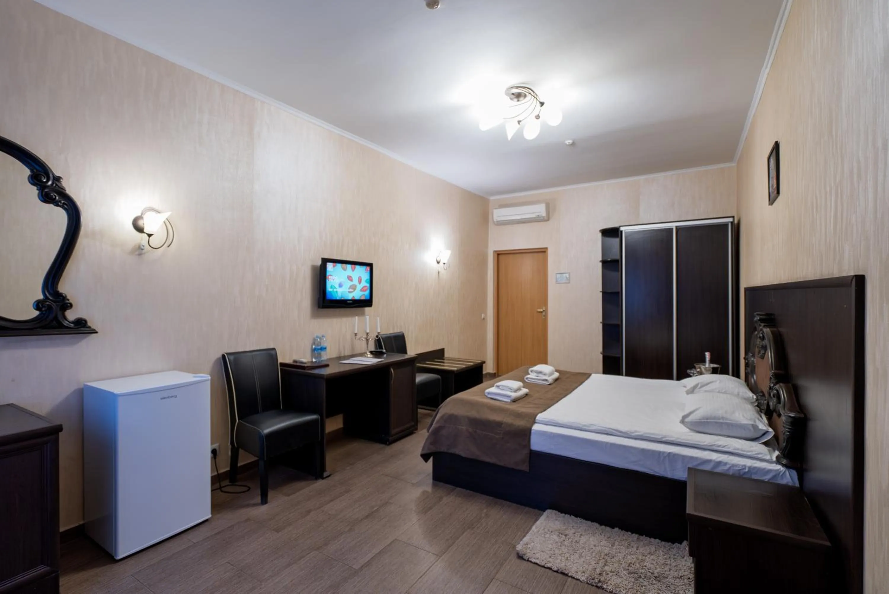 View (from property/room), Bed in Hotel Verhovina