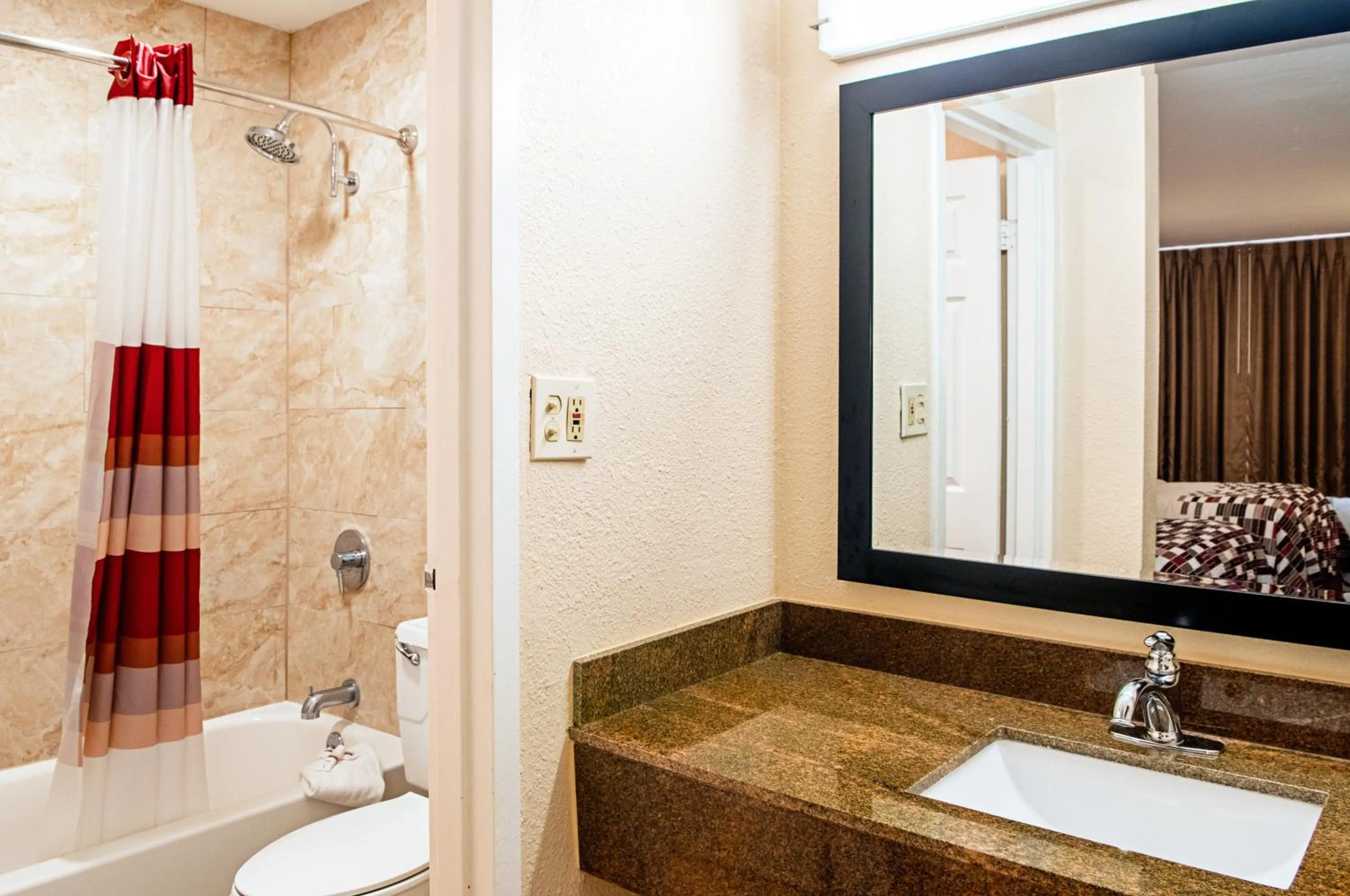 Bathroom in Red Roof Inn Slidell