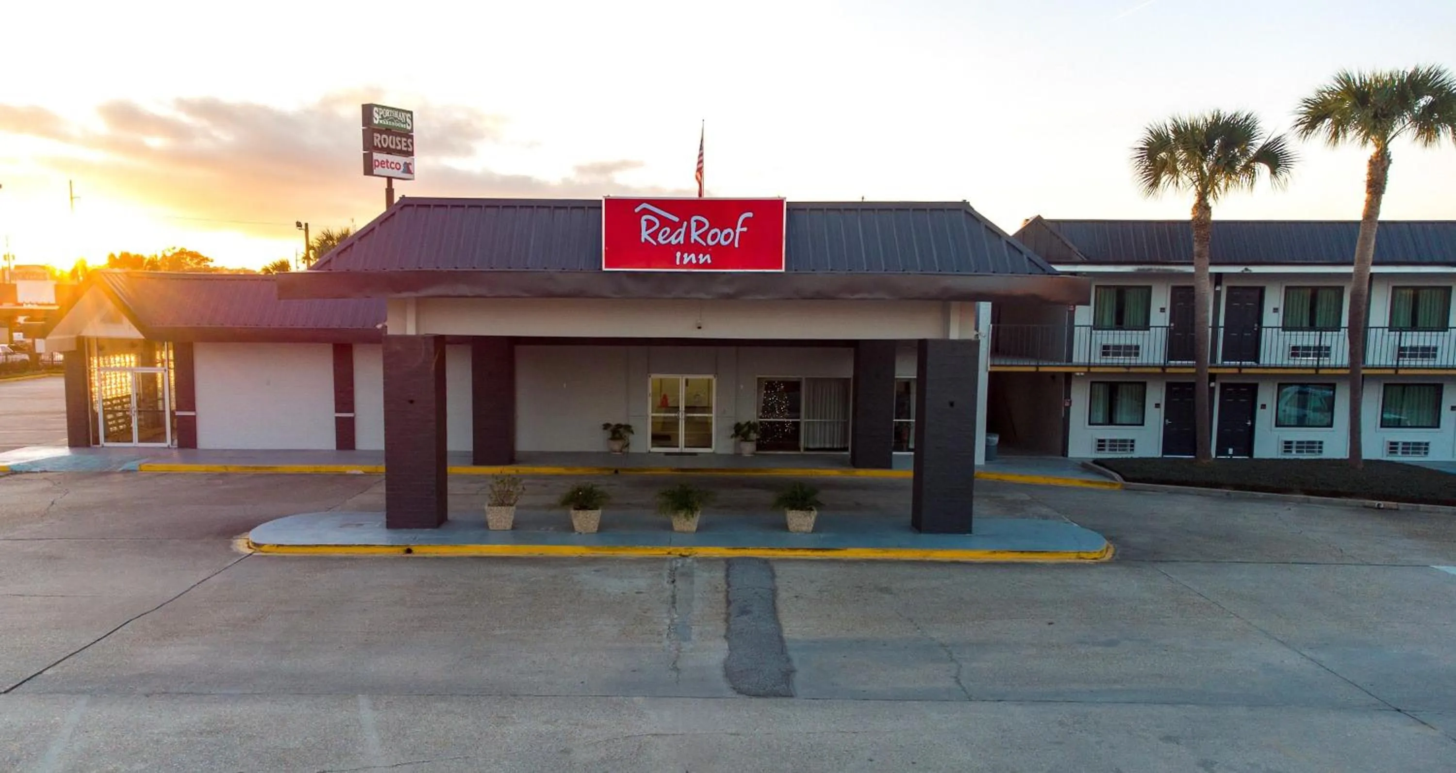 Property building in Red Roof Inn Slidell
