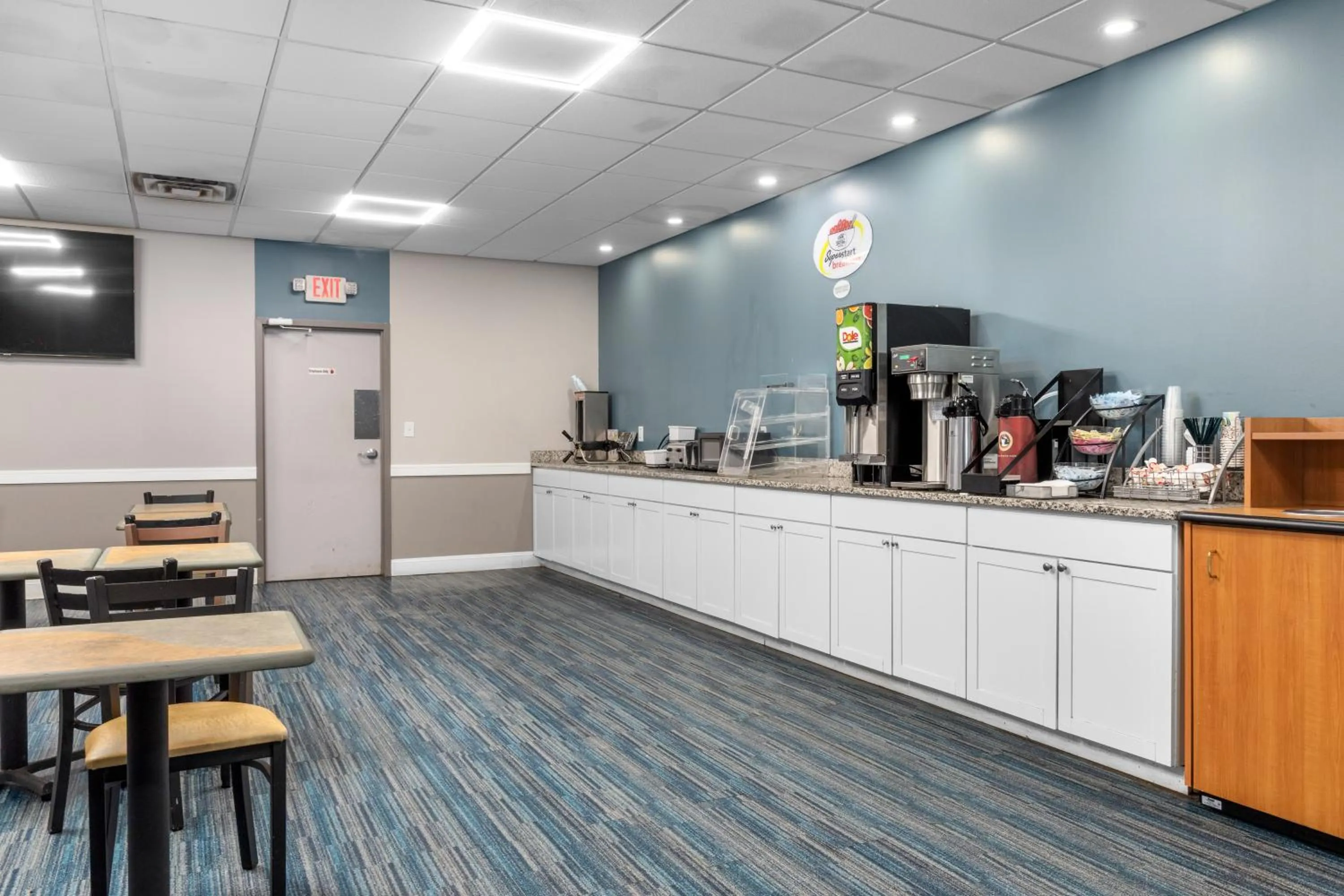 Breakfast in Super 8 by Wyndham Norfolk/Chesapeake Bay