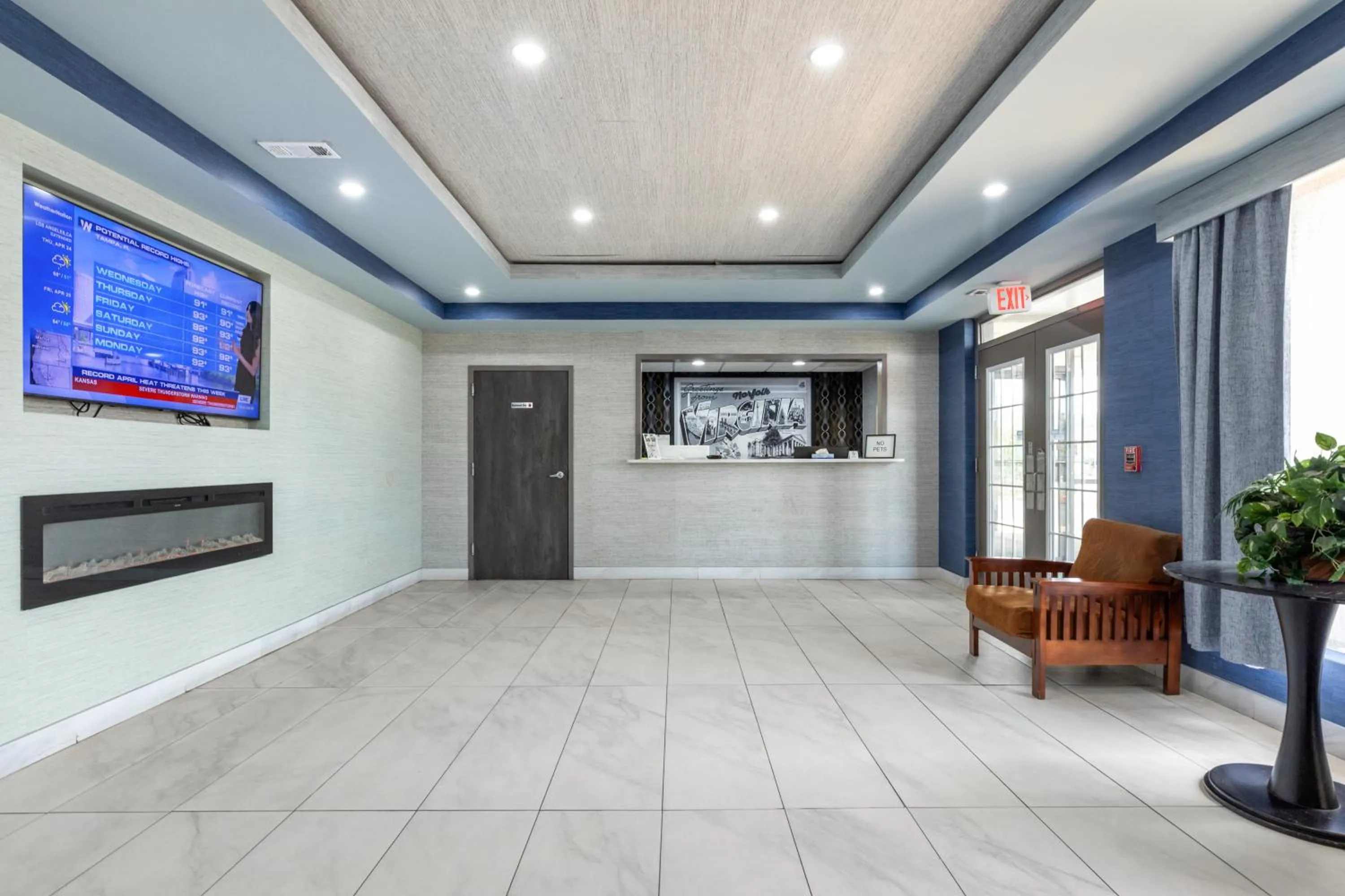 Lobby or reception in Super 8 by Wyndham Norfolk/Chesapeake Bay