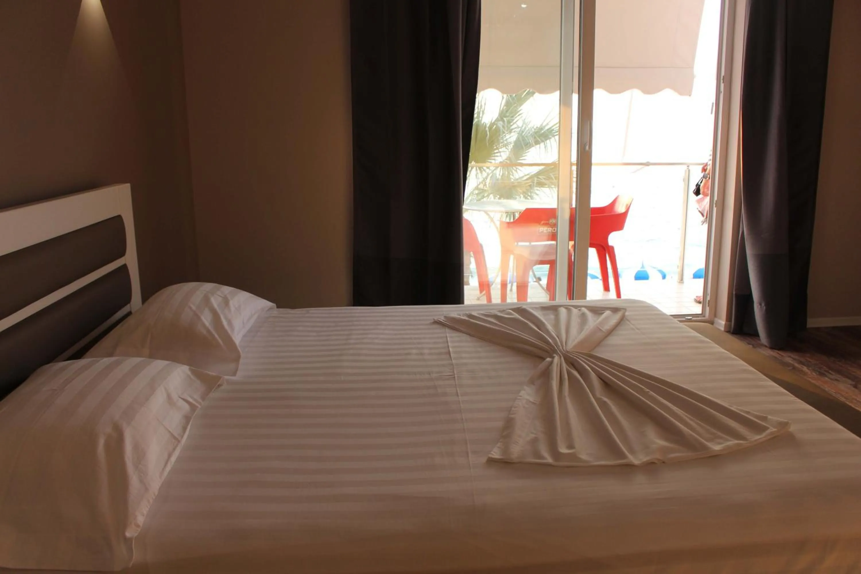 Bedroom, Bed in Palmanova Beach Mardok