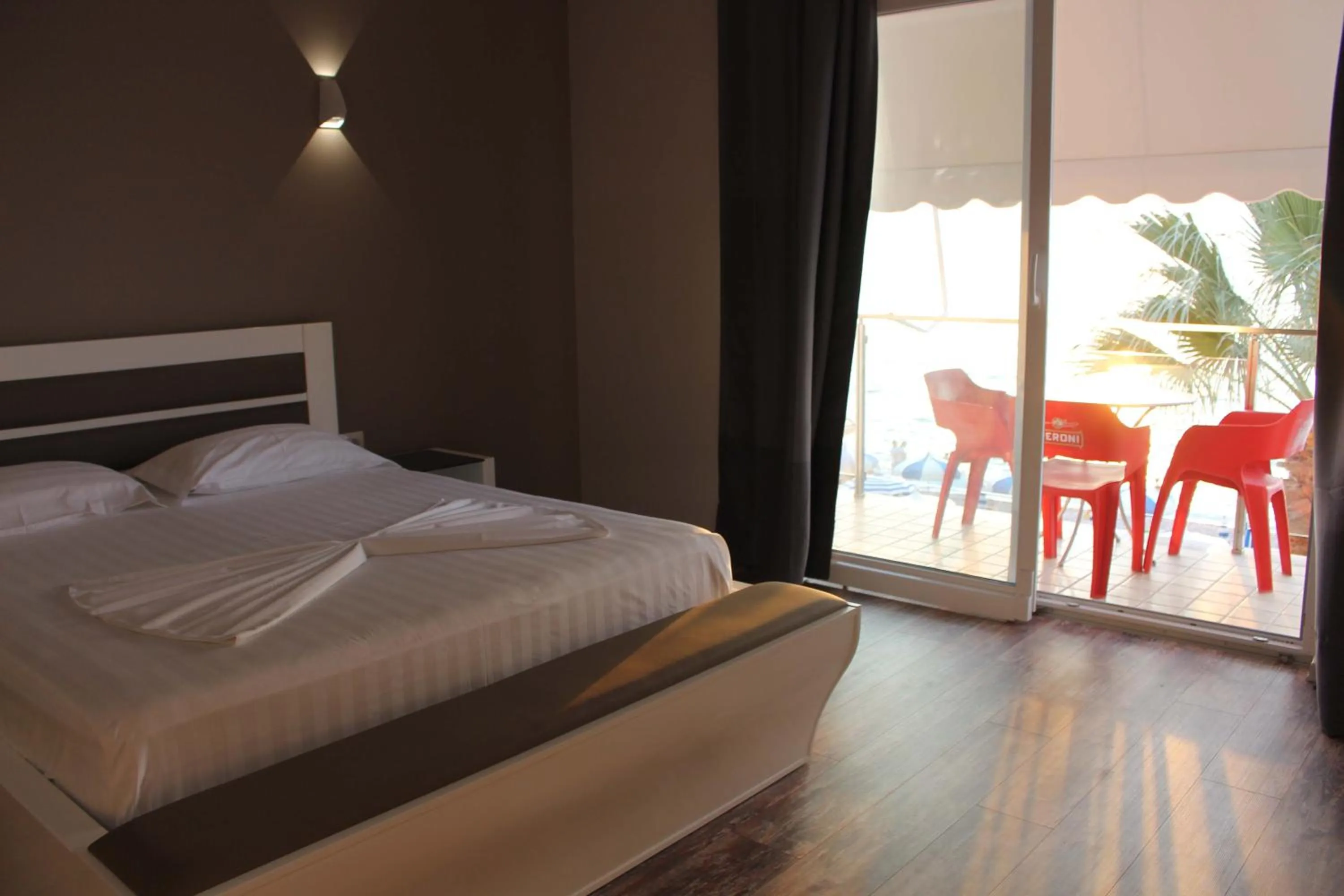 Bedroom, Bed in Palmanova Beach Mardok