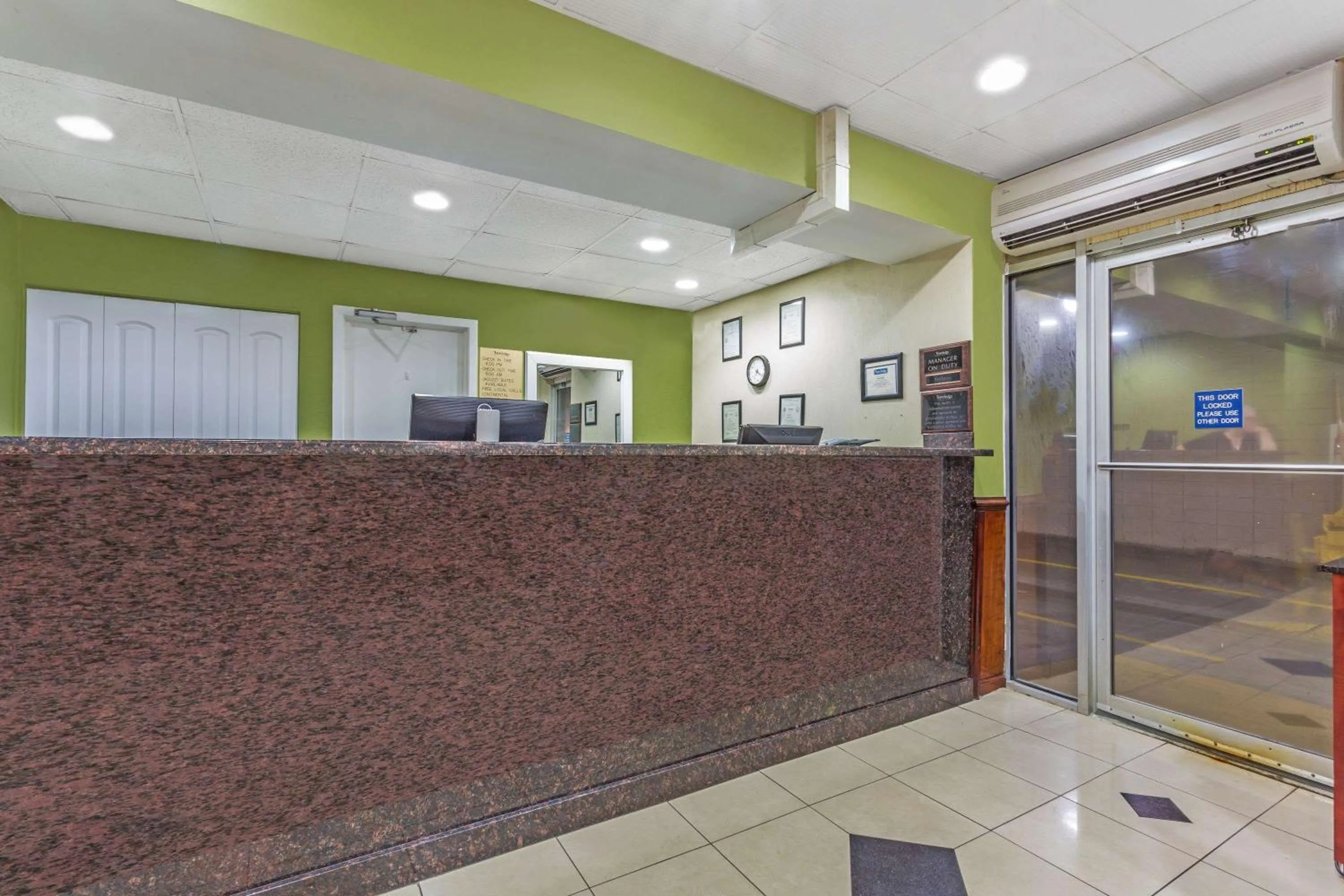 Lobby or reception in Aquarius Oceanfront Hotel